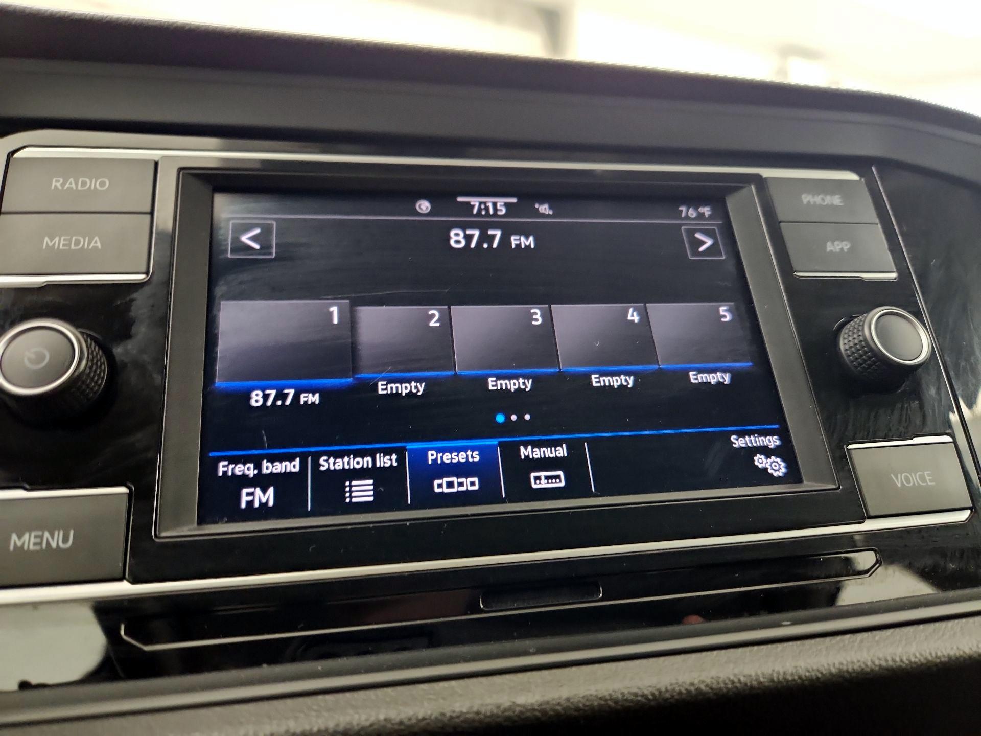 Thumbnail: 2024 Volkswagen Jetta - 15