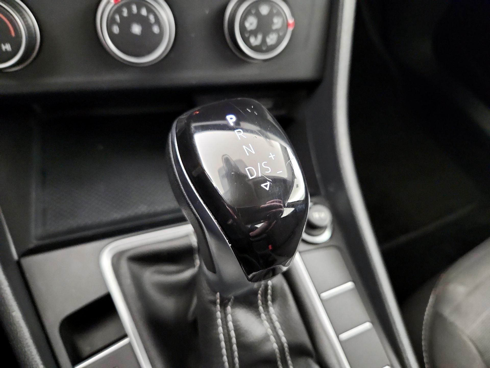 Thumbnail: 2024 Volkswagen Jetta - 17