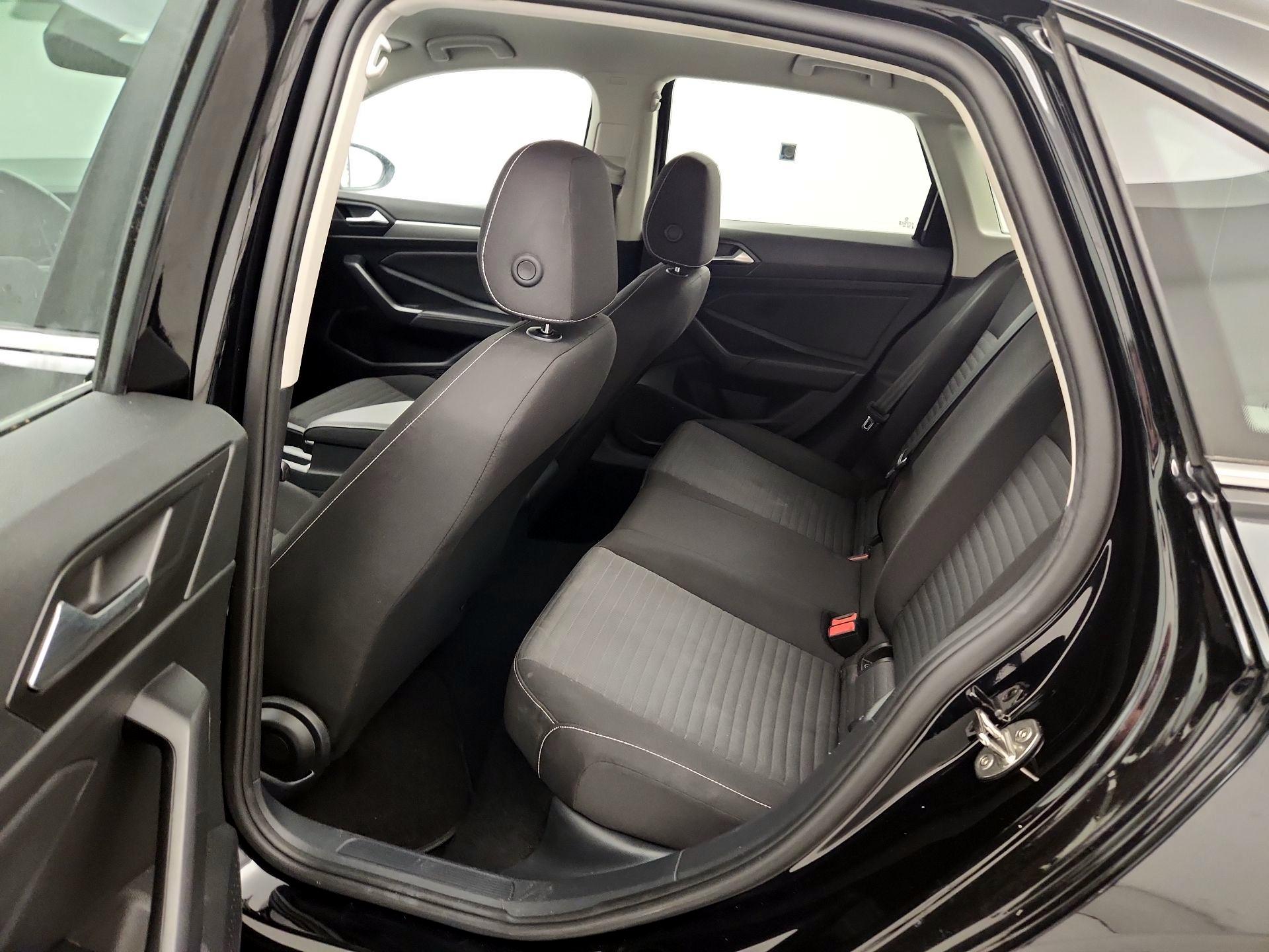 Thumbnail: 2024 Volkswagen Jetta - 18