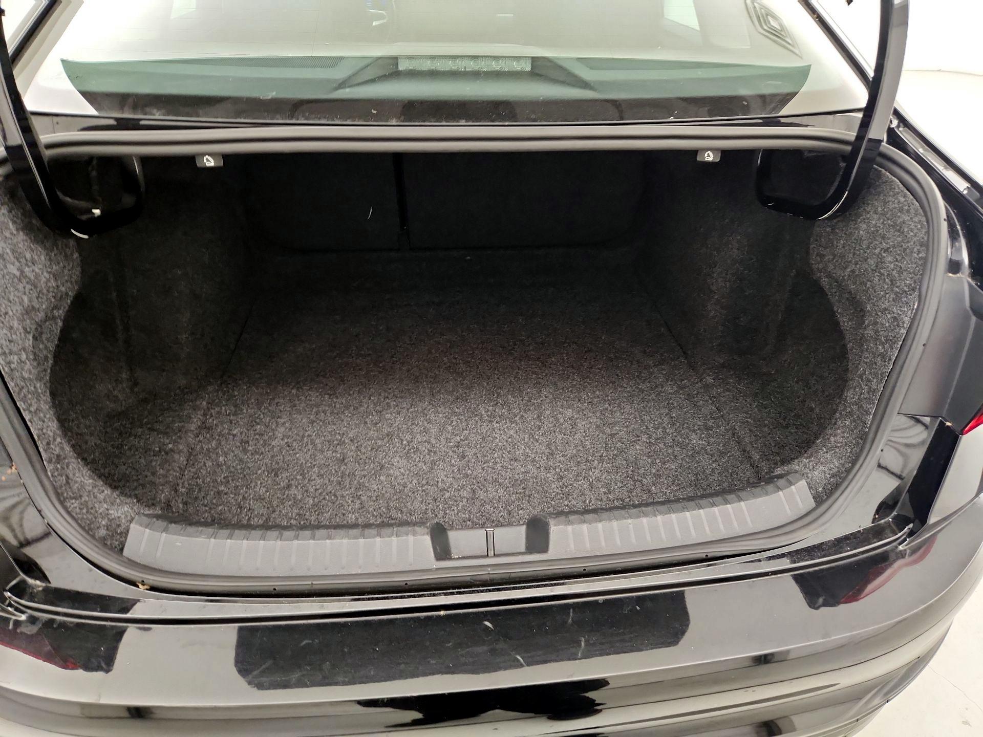 Thumbnail: 2024 Volkswagen Jetta - 19