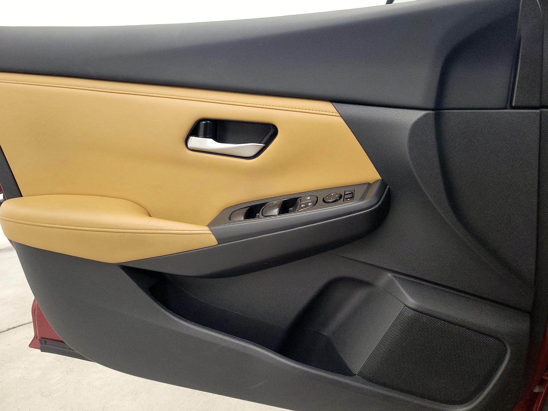 Thumbnail: 2021 Nissan Sentra - 12