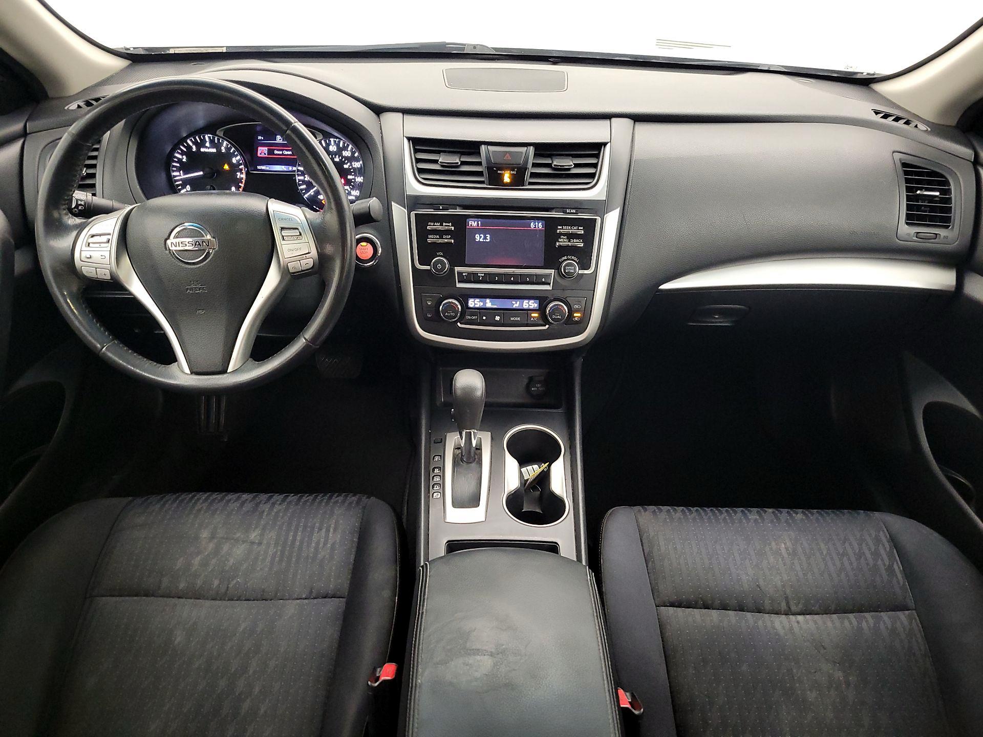 Thumbnail: 2017 Nissan Altima - 9