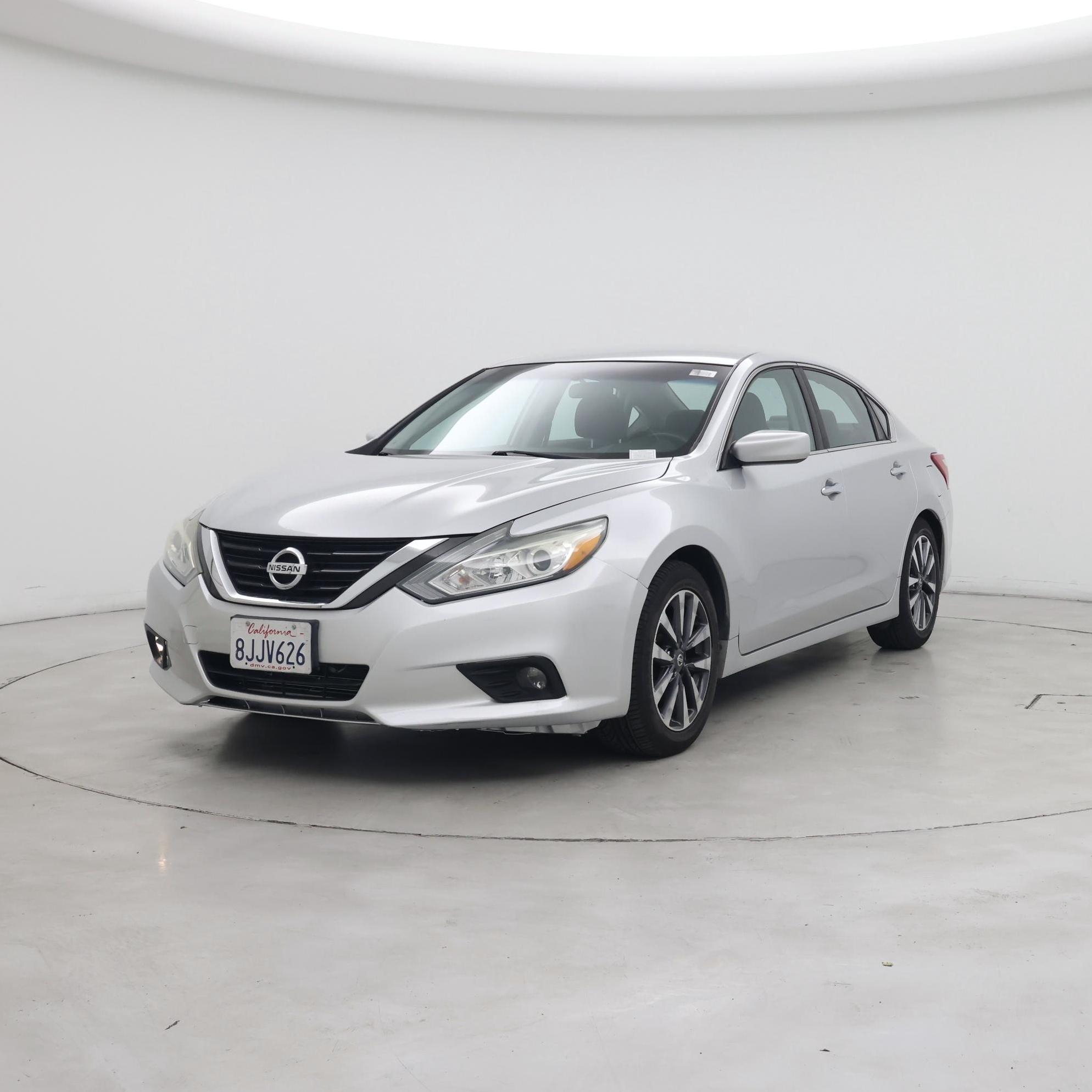 Thumbnail: 2017 Nissan Altima - 4