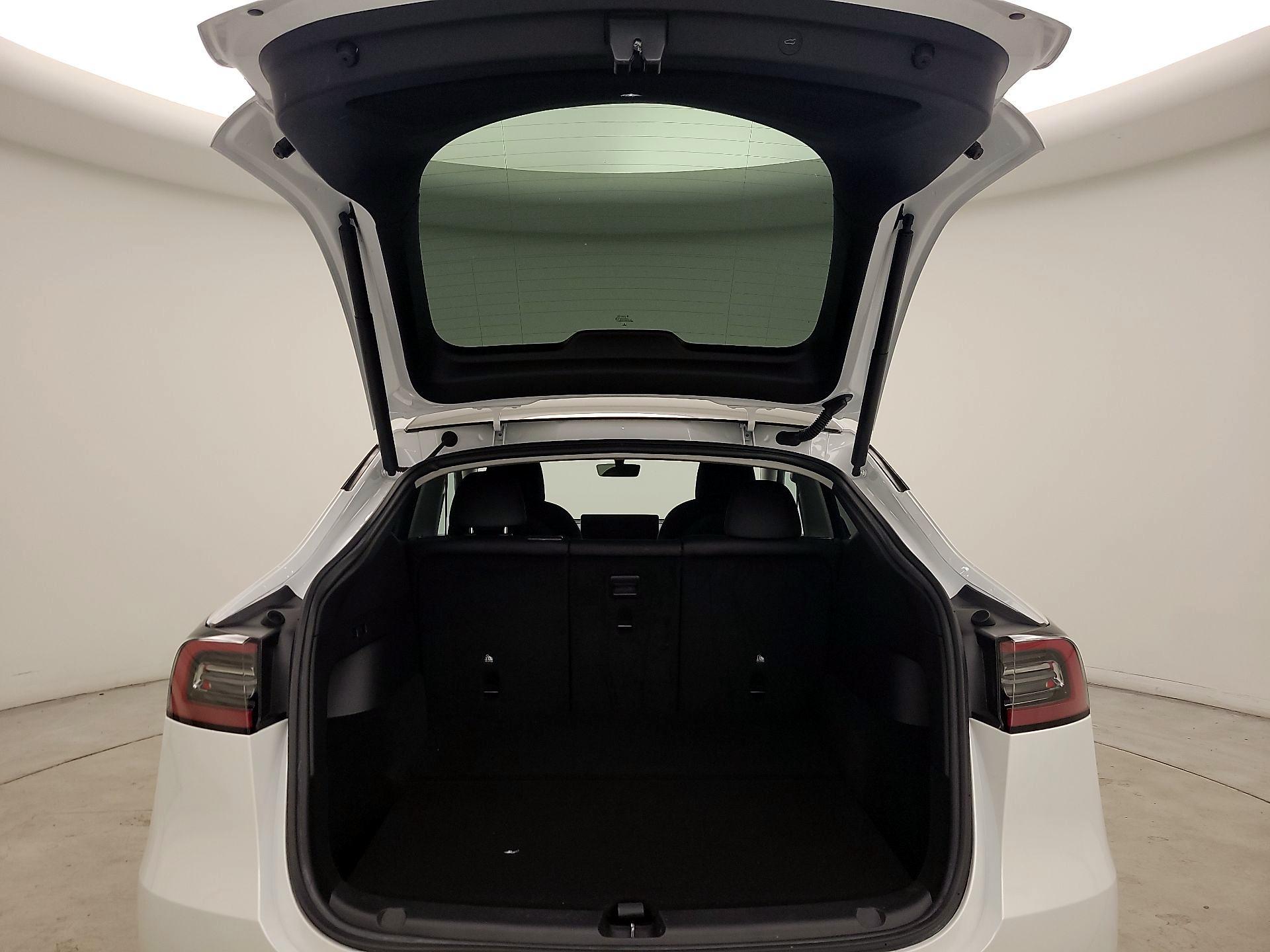 Thumbnail: 2022 Tesla Model Y - 19