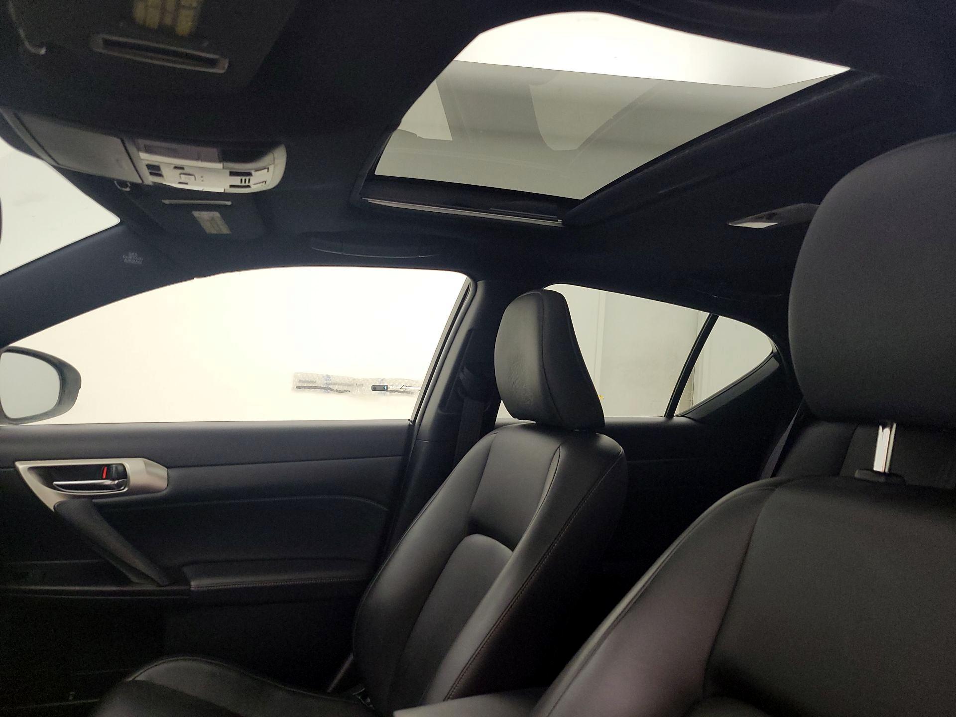 Thumbnail: 2015 Lexus CT - 19