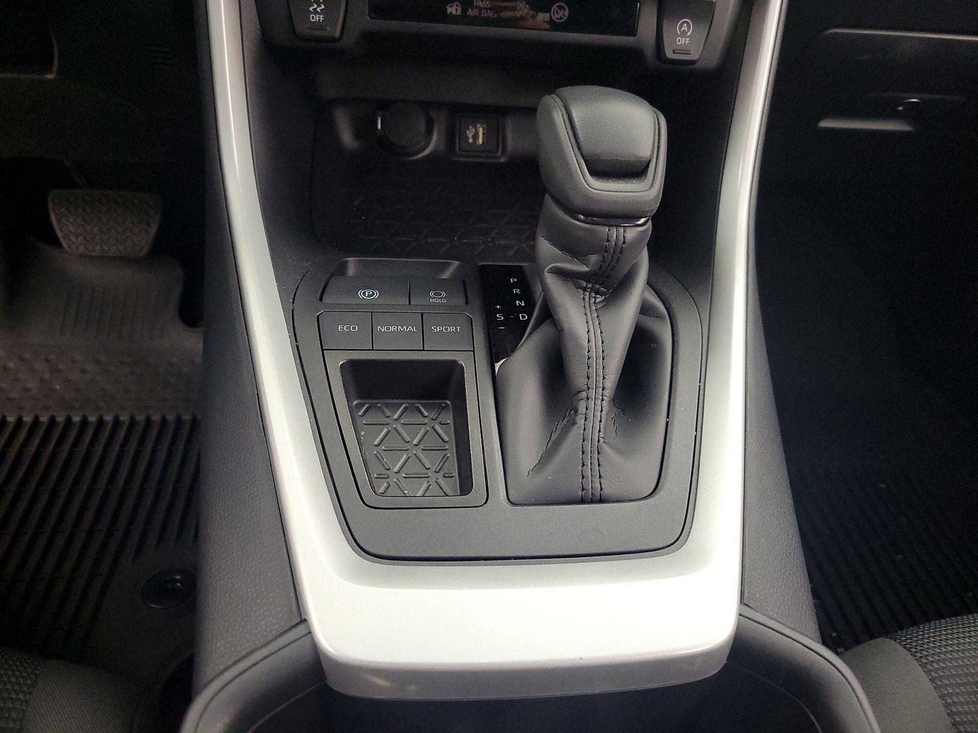 Thumbnail: 2025 Toyota RAV4 - 17