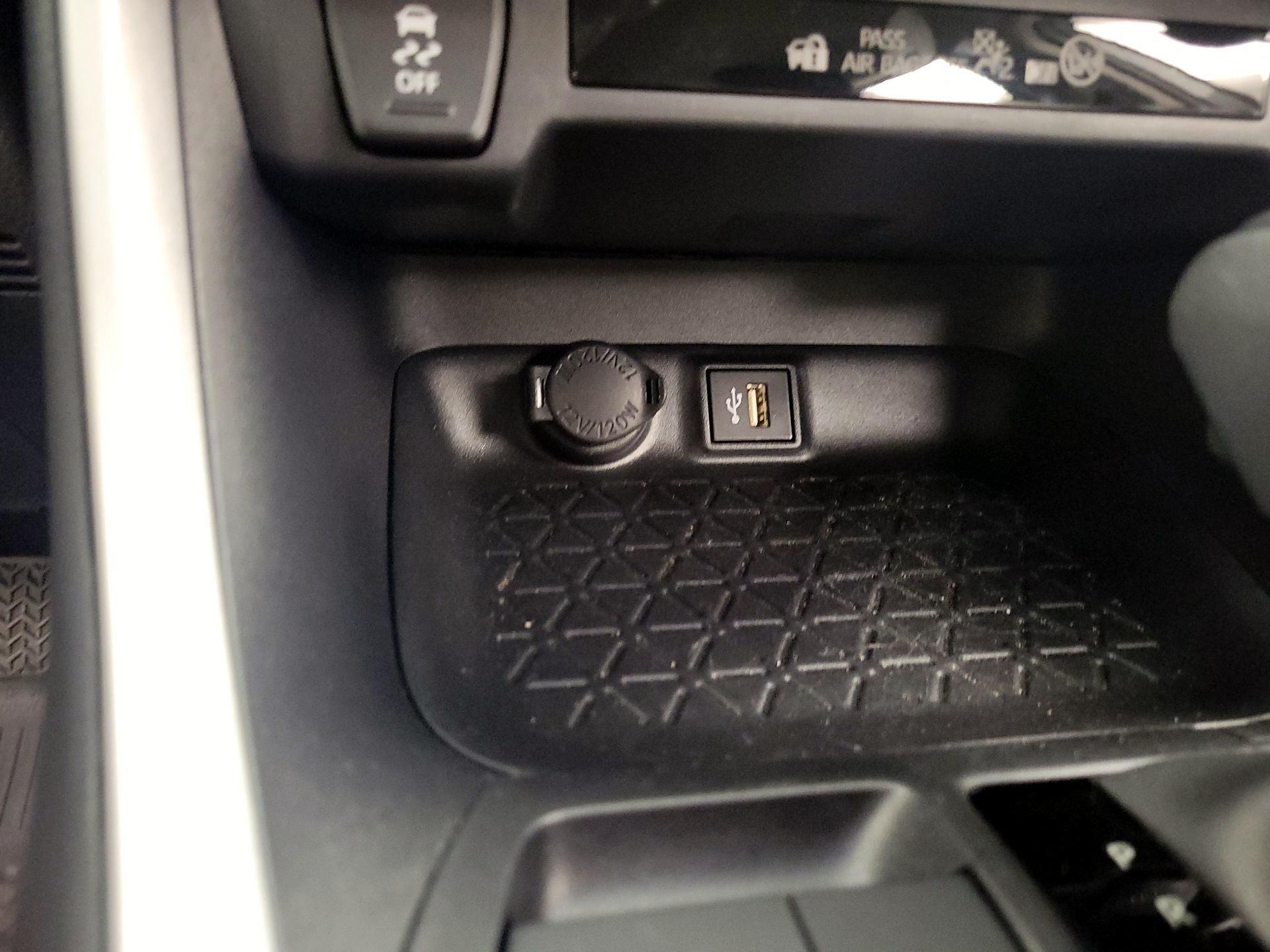 Thumbnail: 2025 Toyota RAV4 - 18