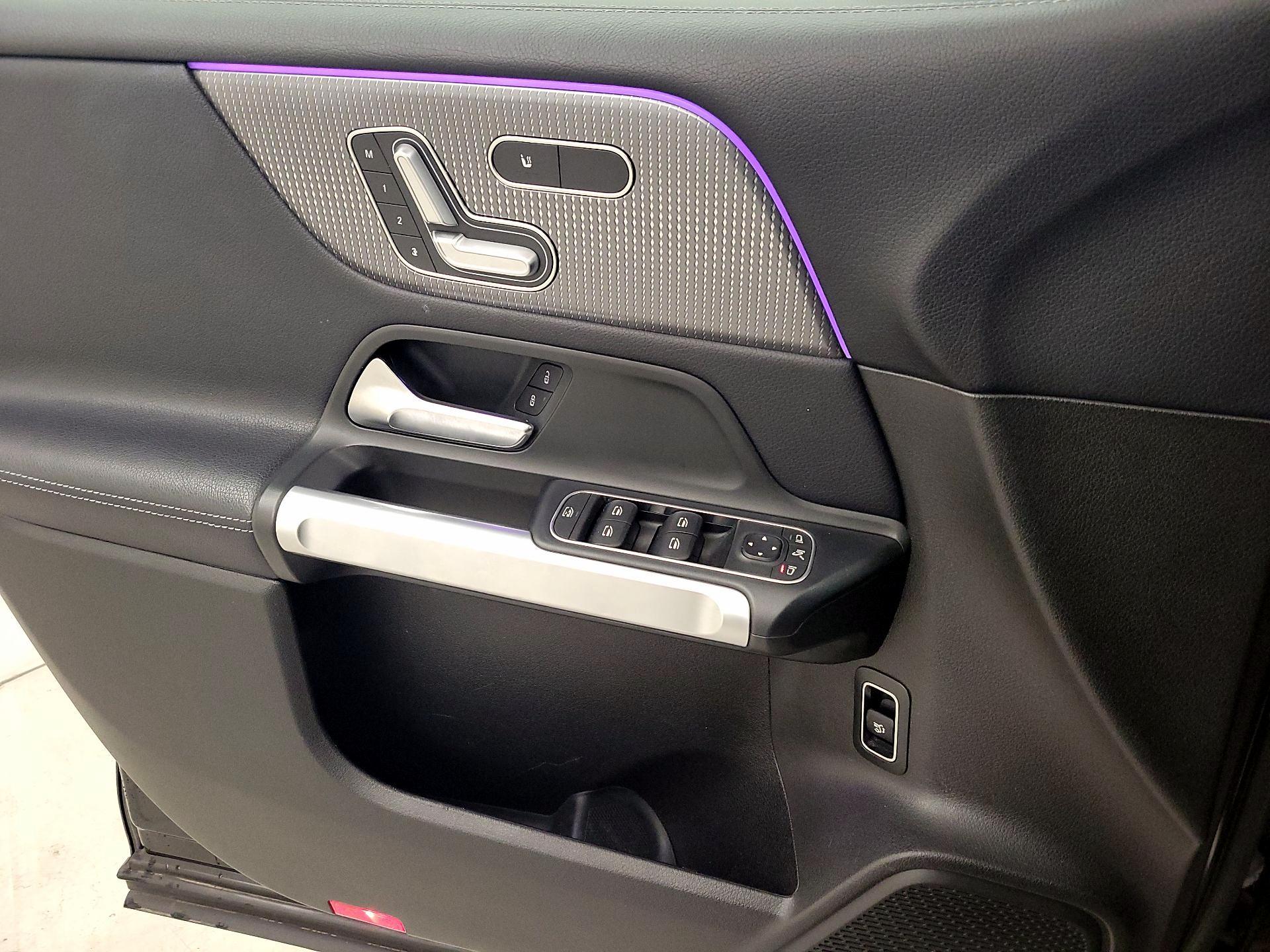 Thumbnail: 2020 Mercedes-Benz GLB - 12