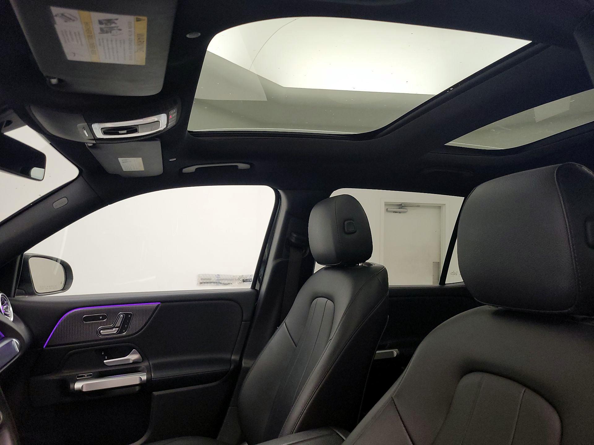 Thumbnail: 2020 Mercedes-Benz GLB - 19