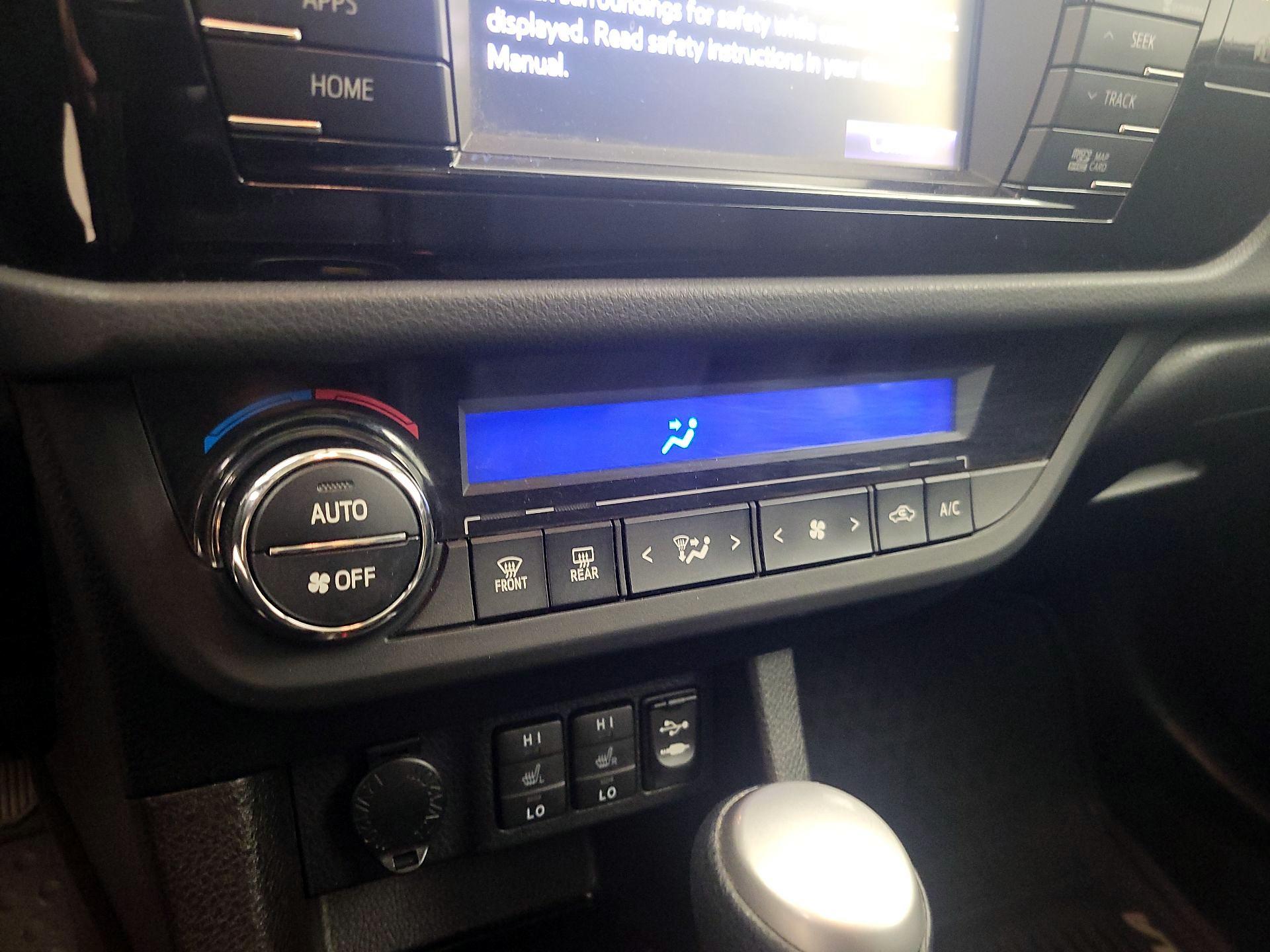 Thumbnail: 2014 Toyota Corolla - 16