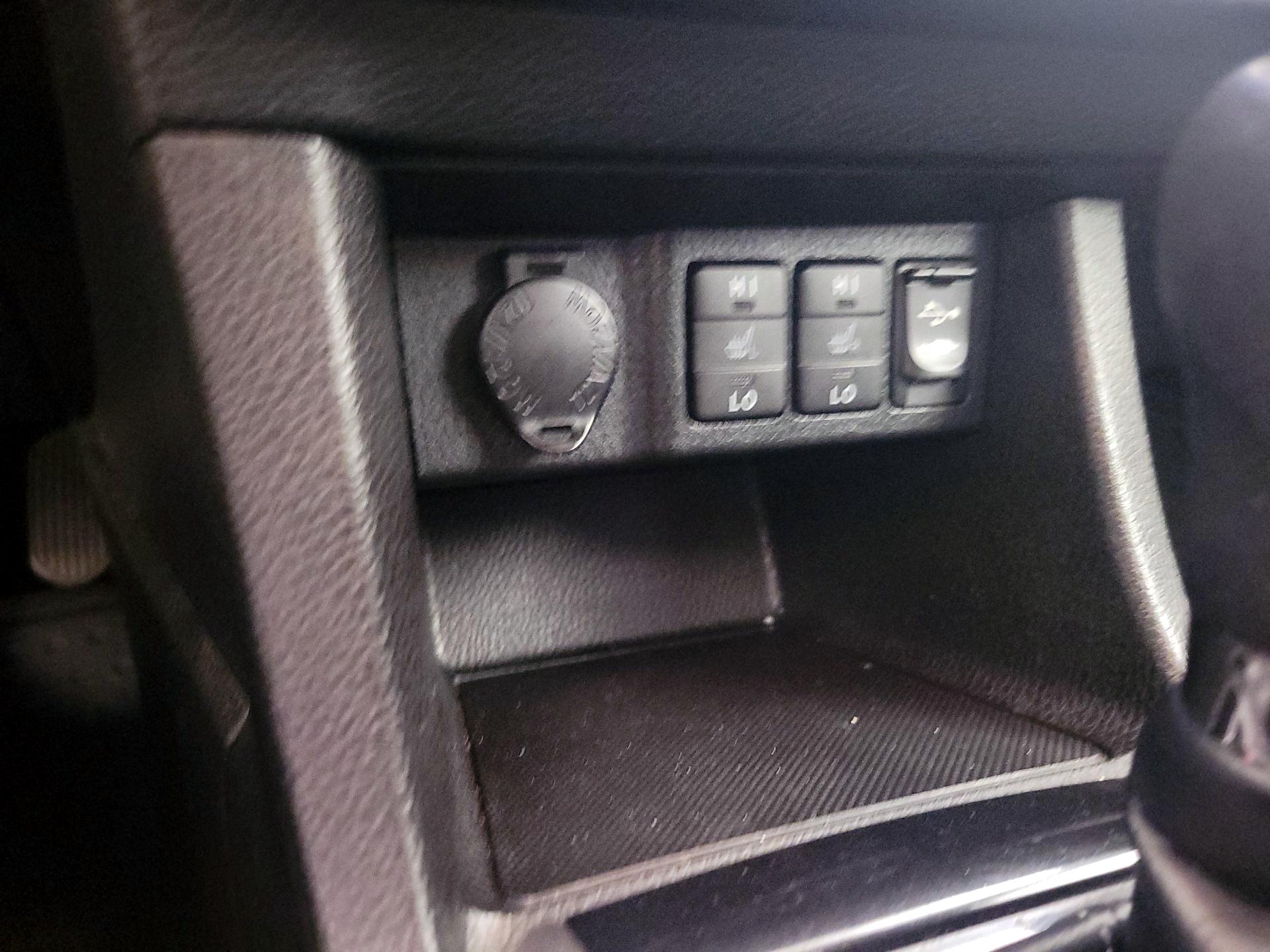 Thumbnail: 2014 Toyota Corolla - 18