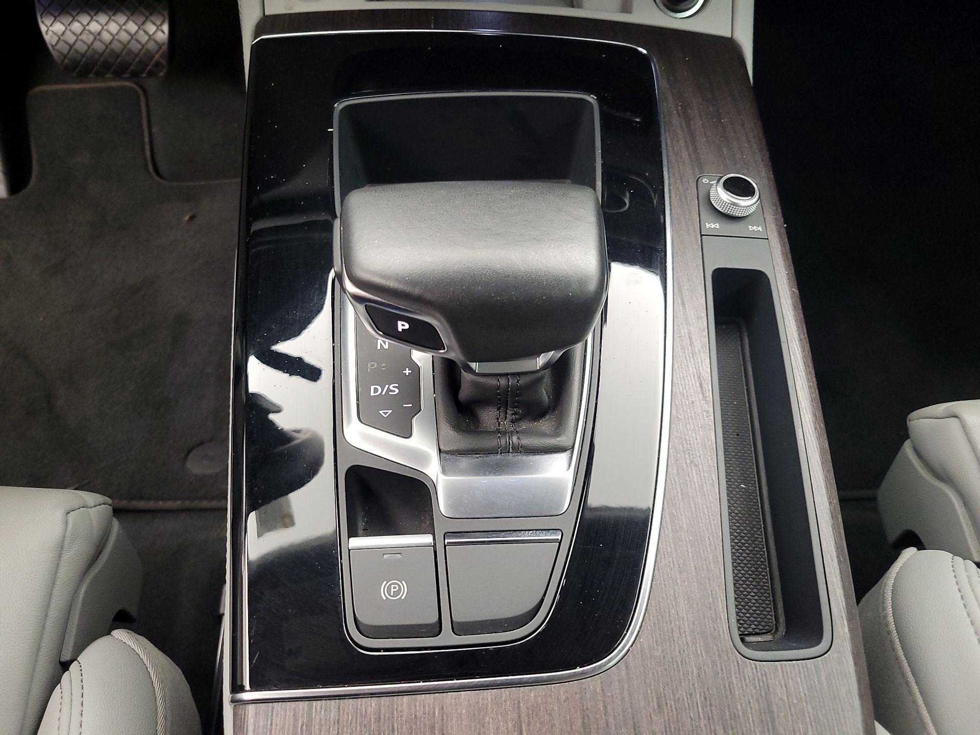 Thumbnail: 2023 Audi Q5 - 17