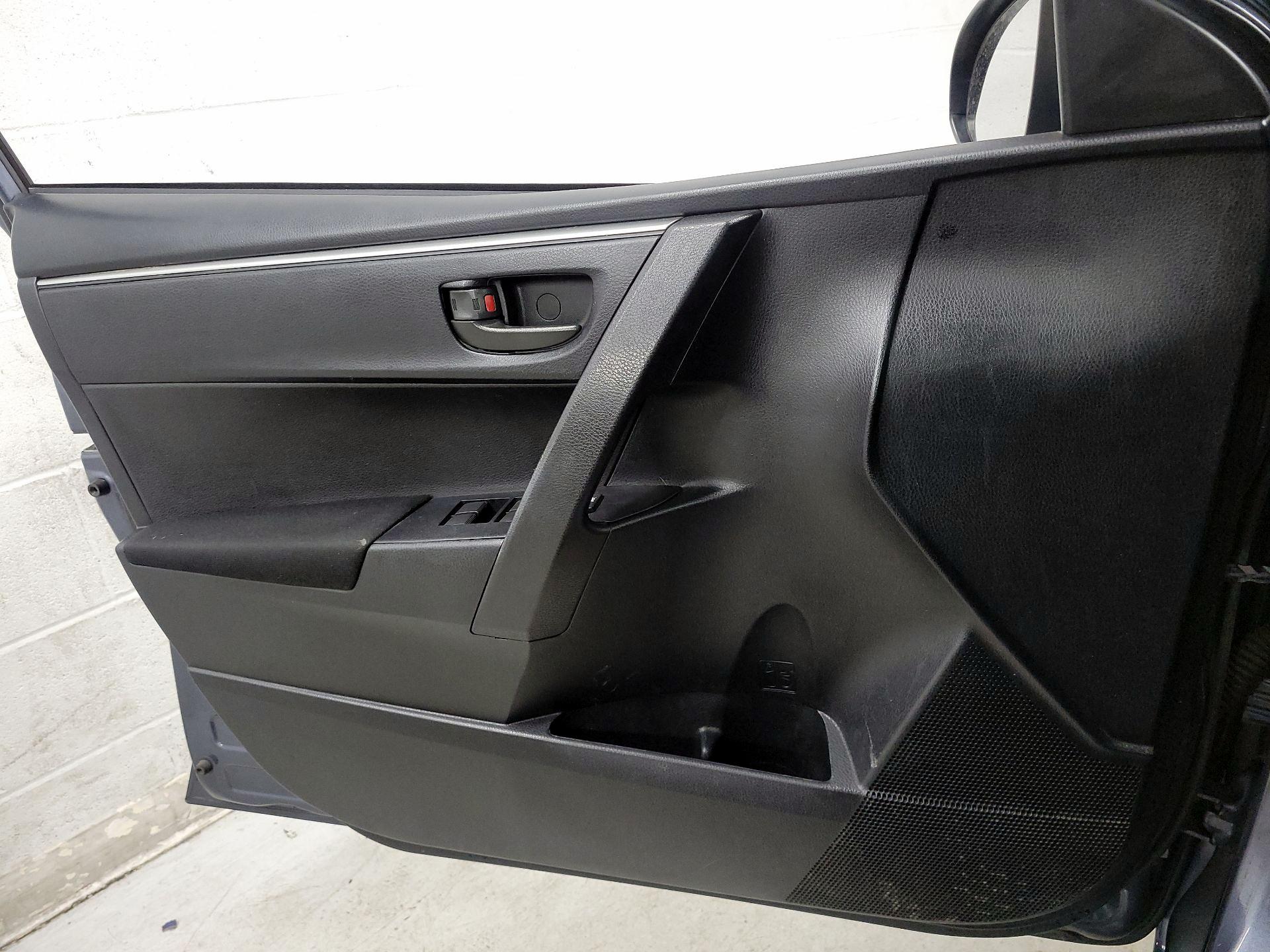 Thumbnail: 2014 Toyota Corolla - 12