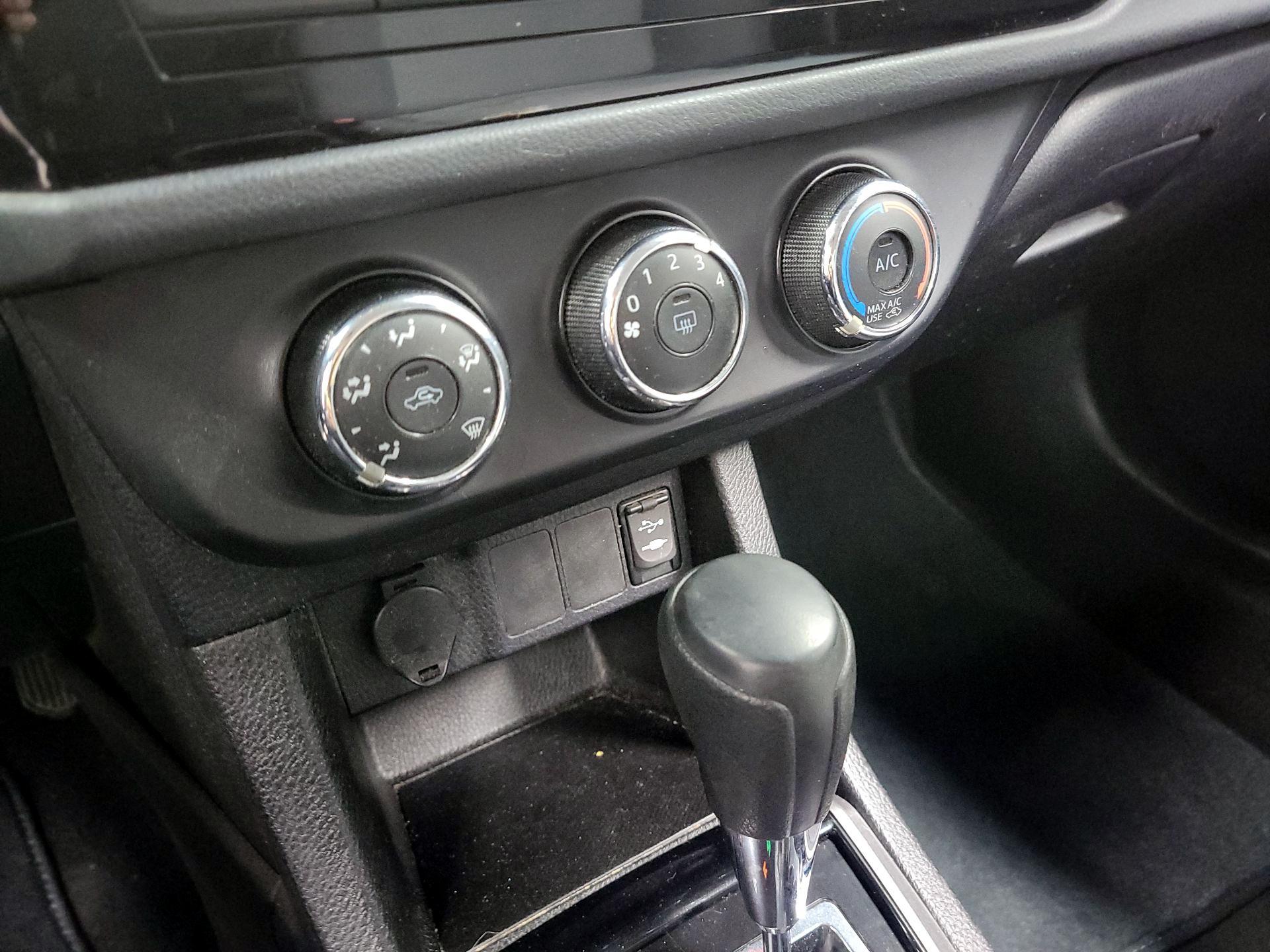 Thumbnail: 2014 Toyota Corolla - 14