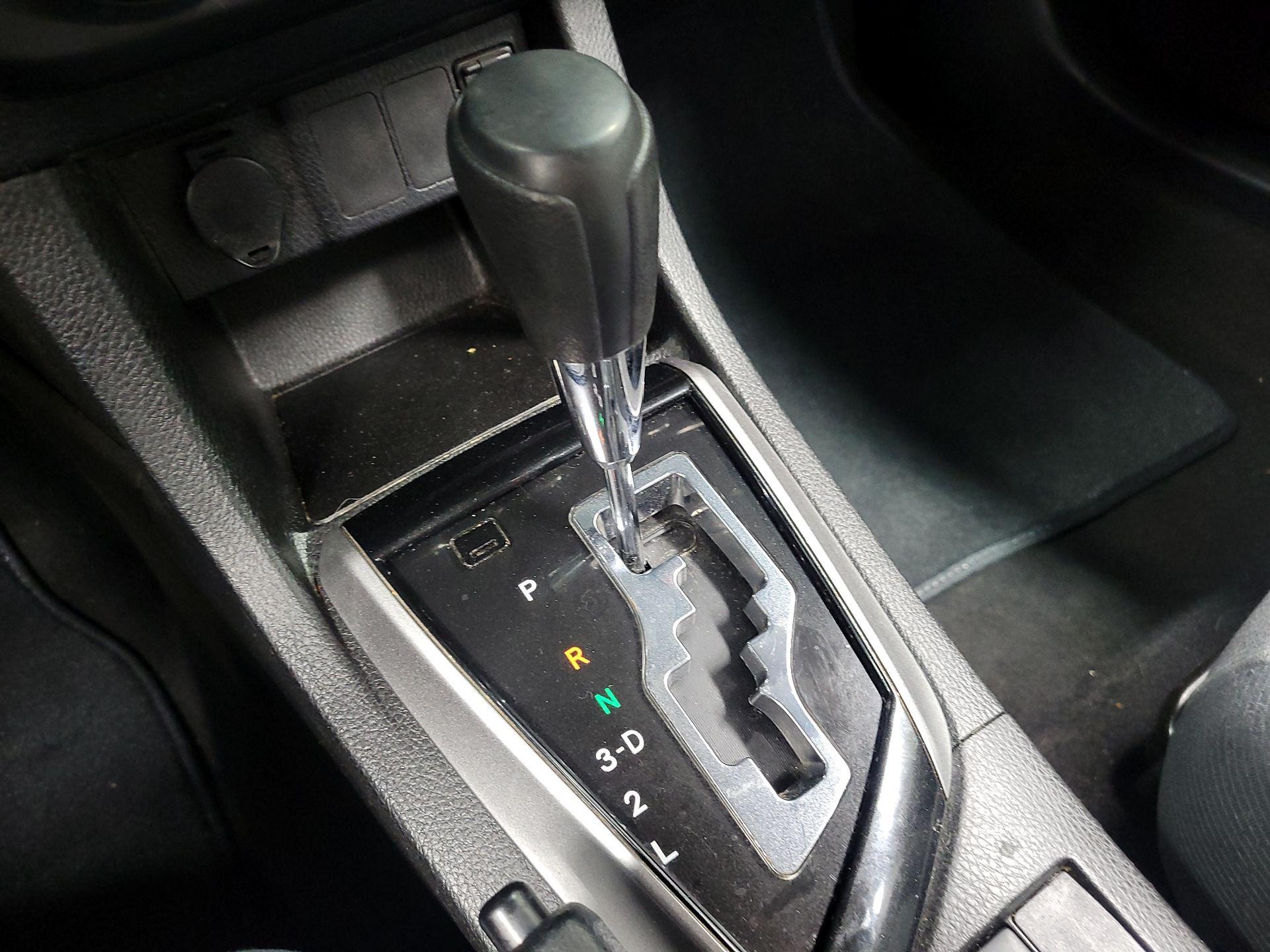 Thumbnail: 2014 Toyota Corolla - 15