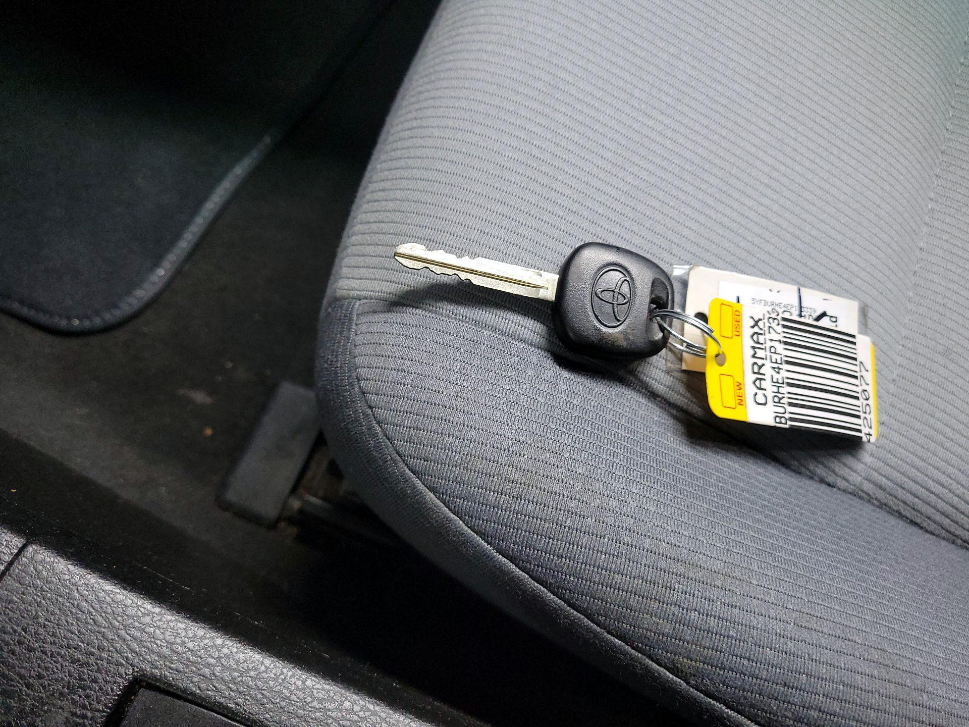 Thumbnail: 2014 Toyota Corolla - 18