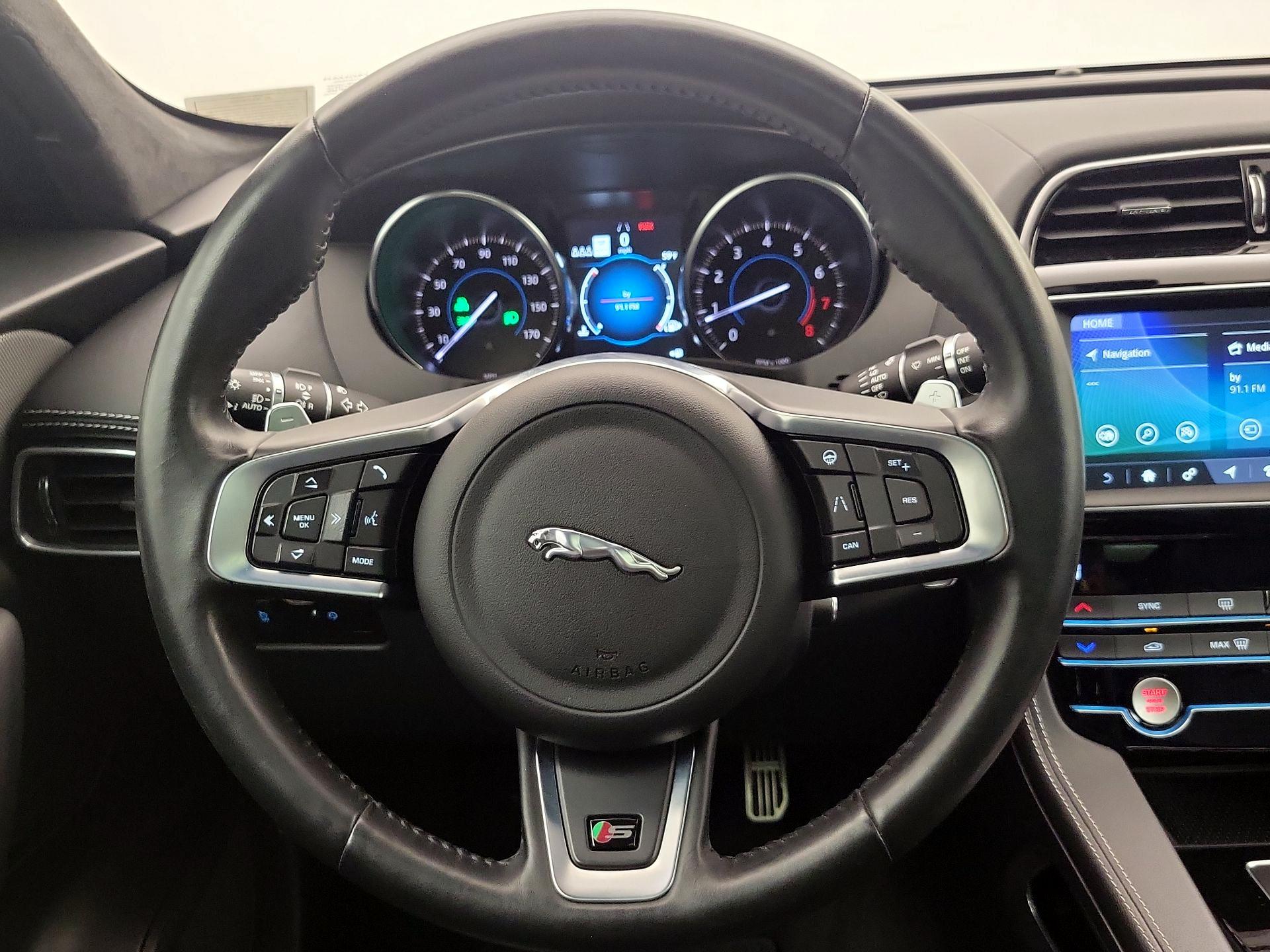 Thumbnail: 2020 Jaguar F-Pace - 10