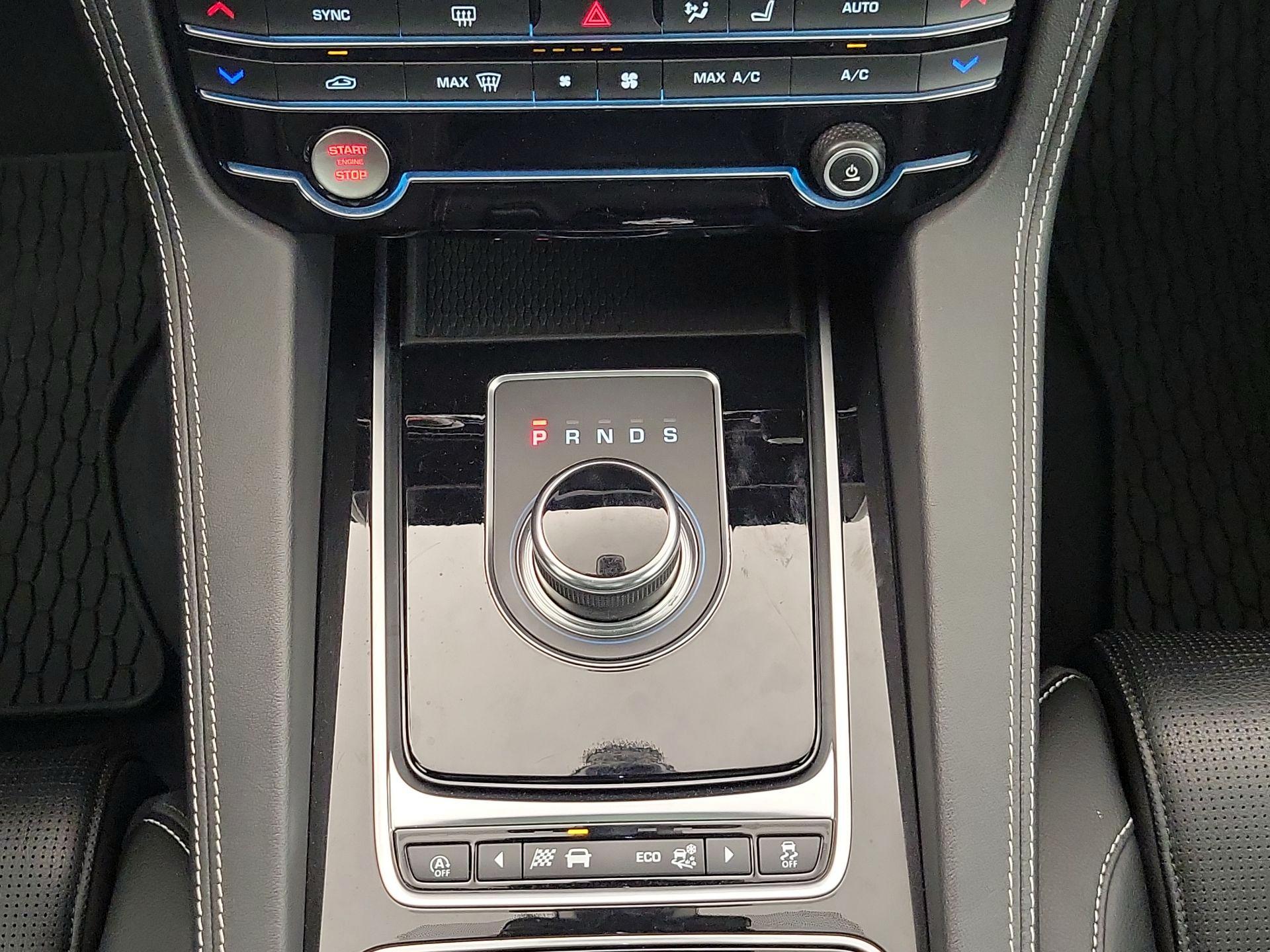 Thumbnail: 2020 Jaguar F-Pace - 18