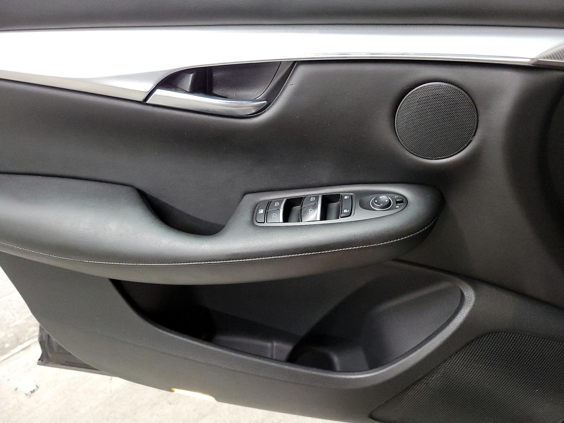 Thumbnail: 2019 INFINITI QX50 - 12