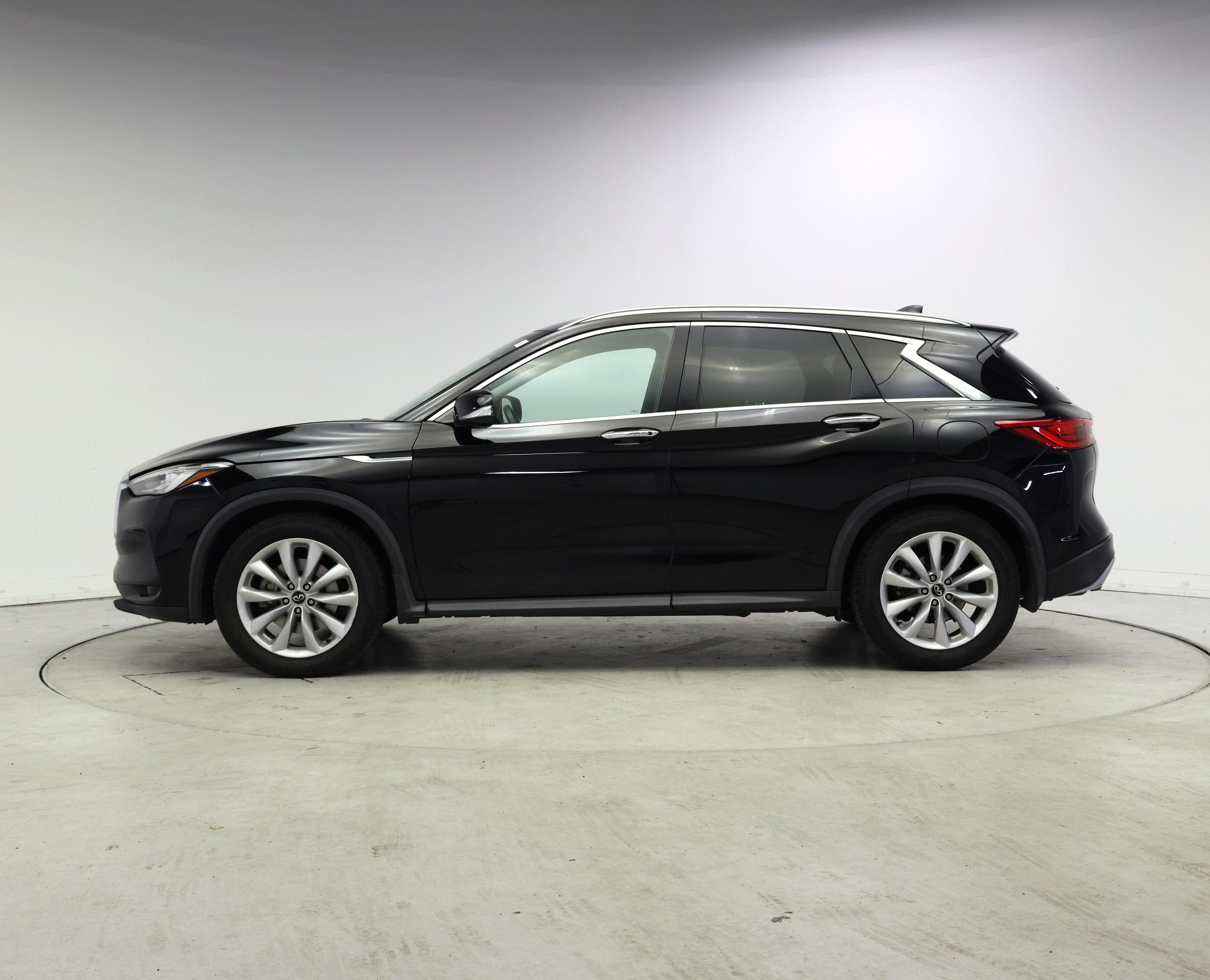 Thumbnail: 2019 INFINITI QX50 - 3