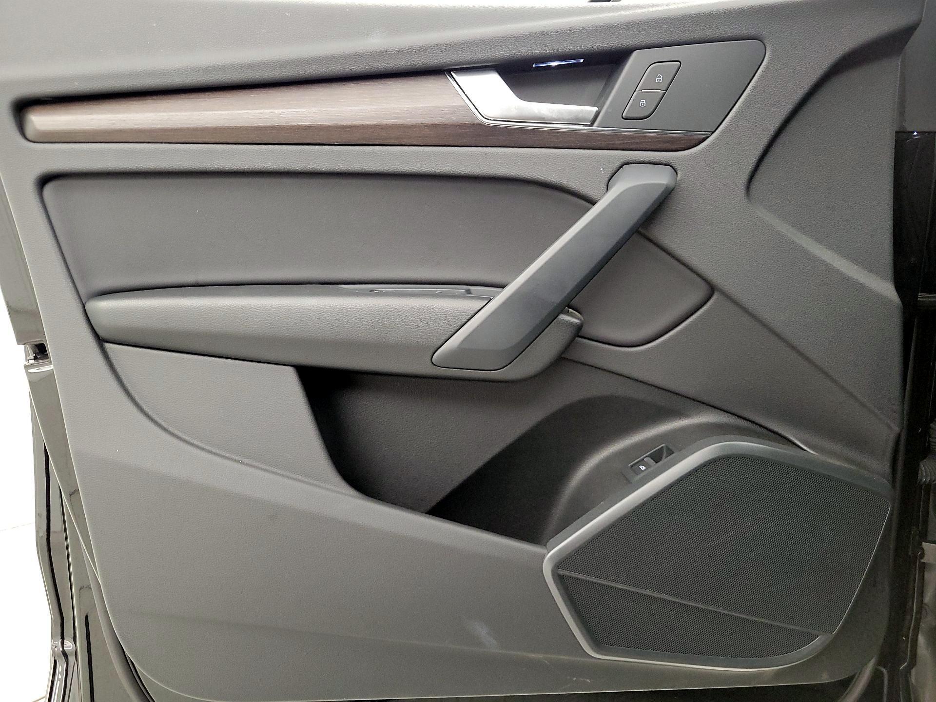 Thumbnail: 2023 Audi Q5 - 12