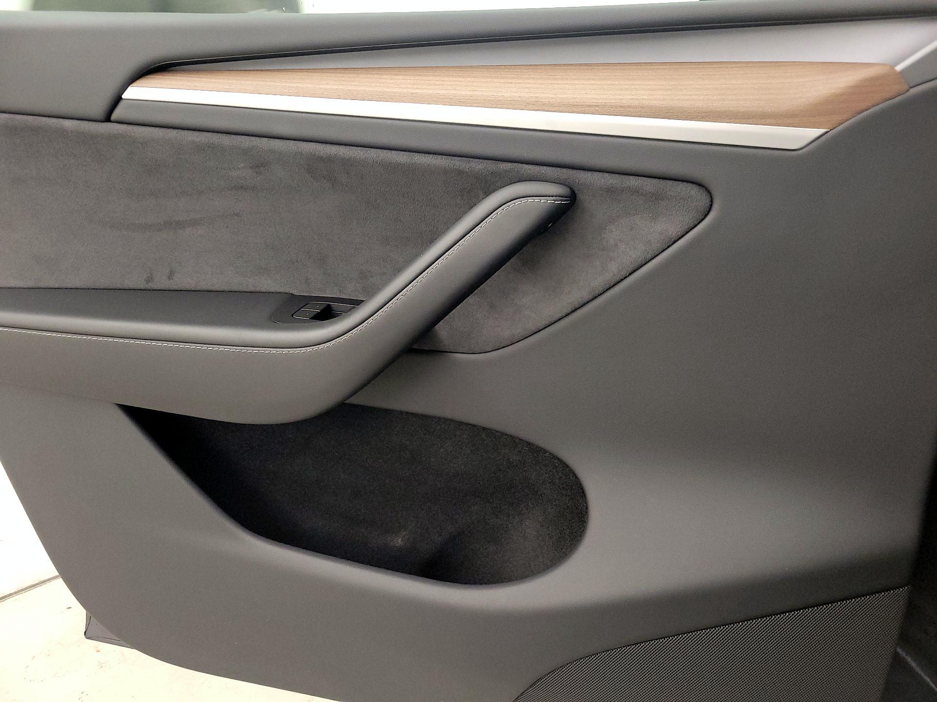 Thumbnail: 2023 Tesla Model Y - 12