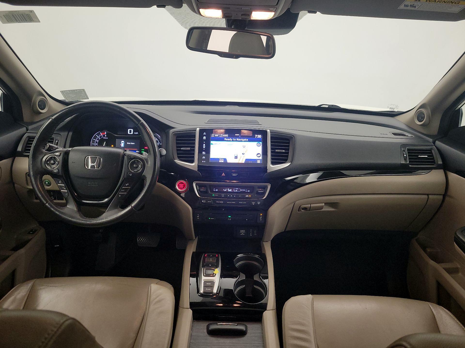 Thumbnail: 2017 Honda Pilot - 9