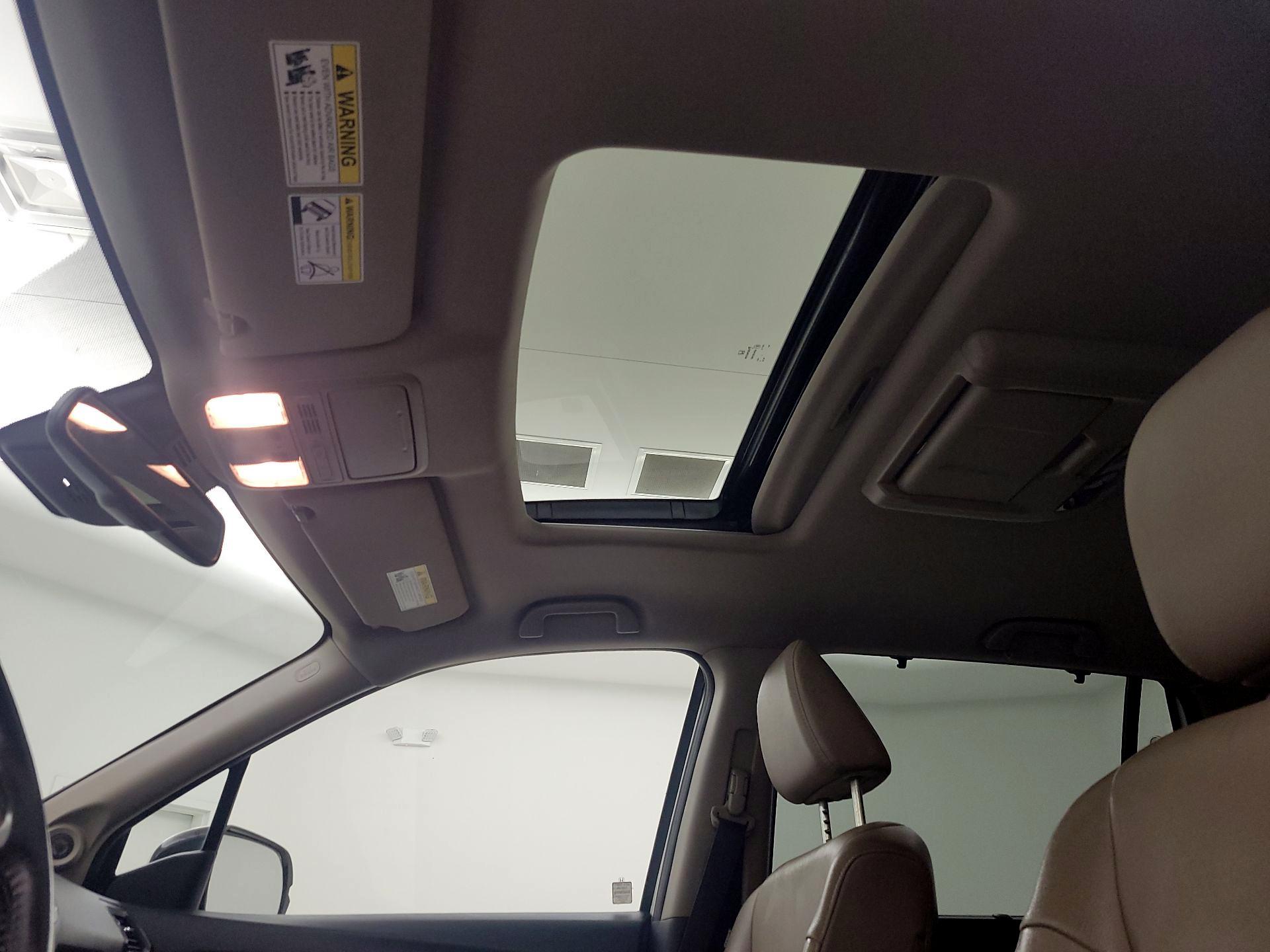 Thumbnail: 2017 Honda Pilot - 20