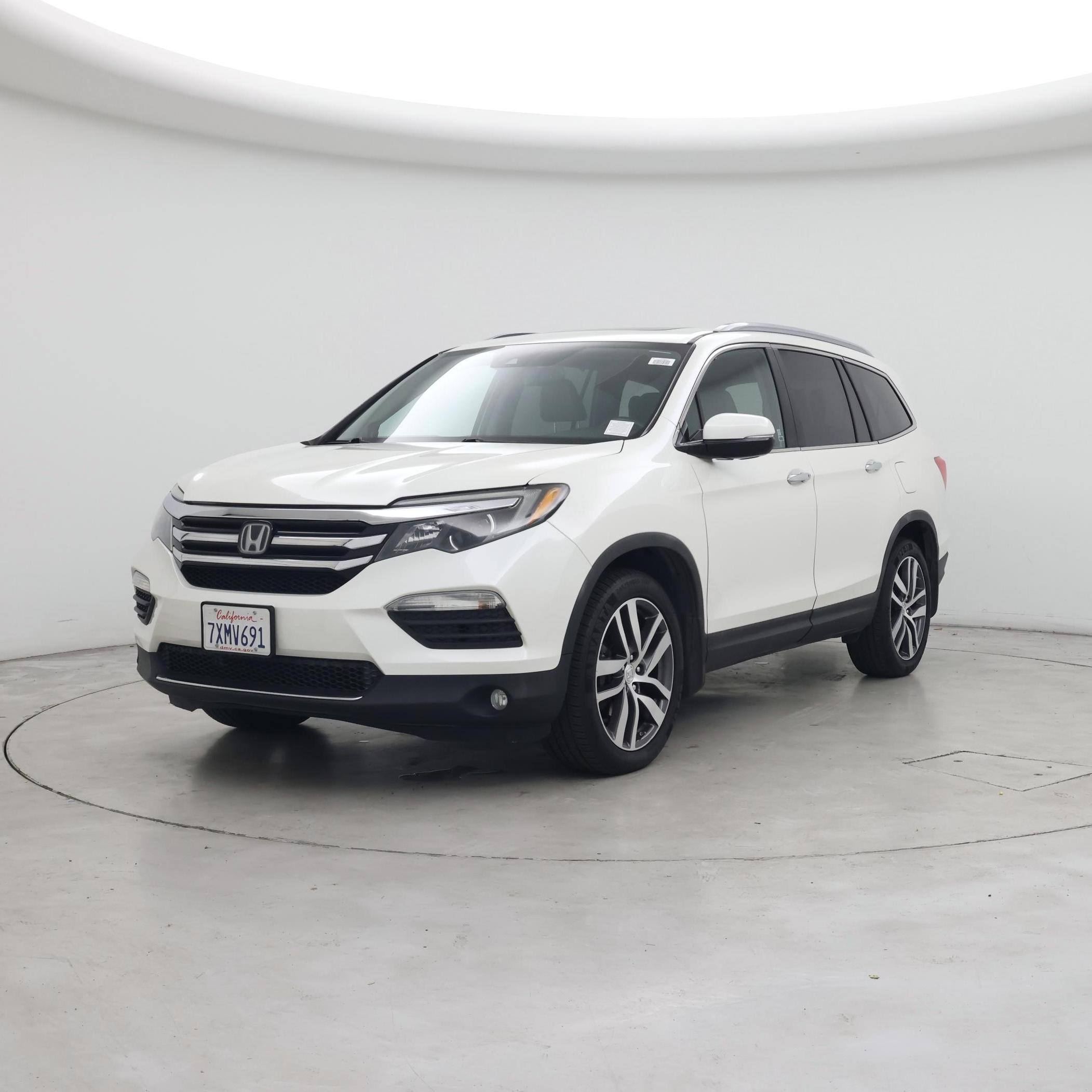 Thumbnail: 2017 Honda Pilot - 4
