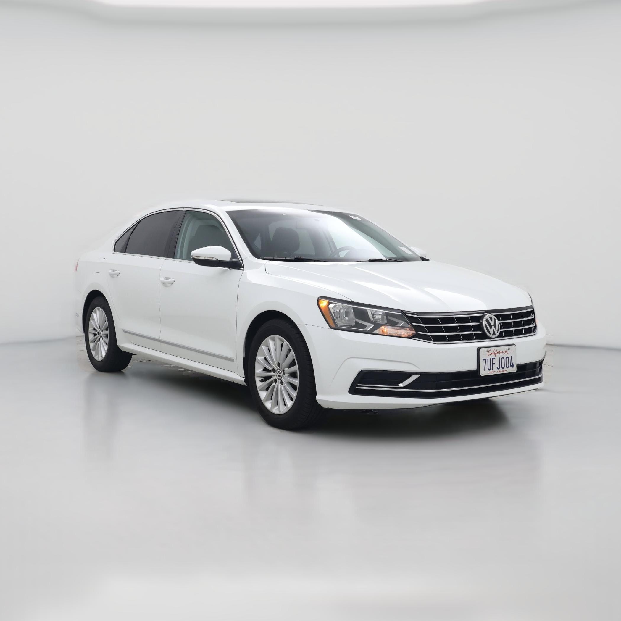 Thumbnail: 2016 Volkswagen Passat - 1