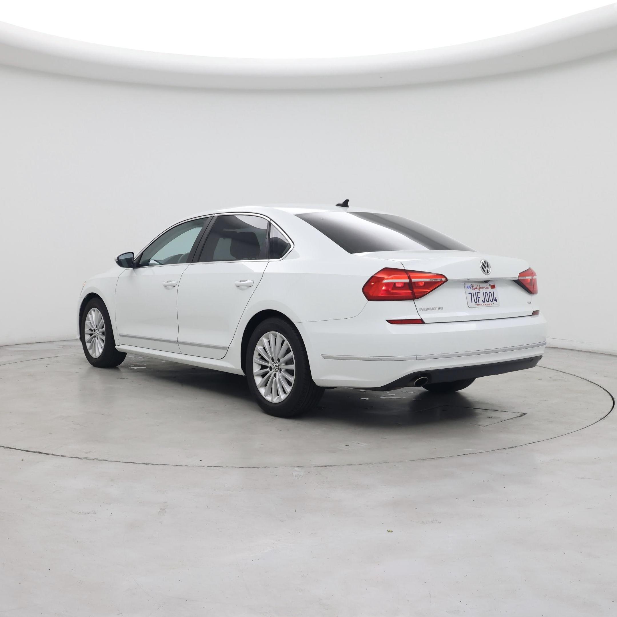 Thumbnail: 2016 Volkswagen Passat - 2