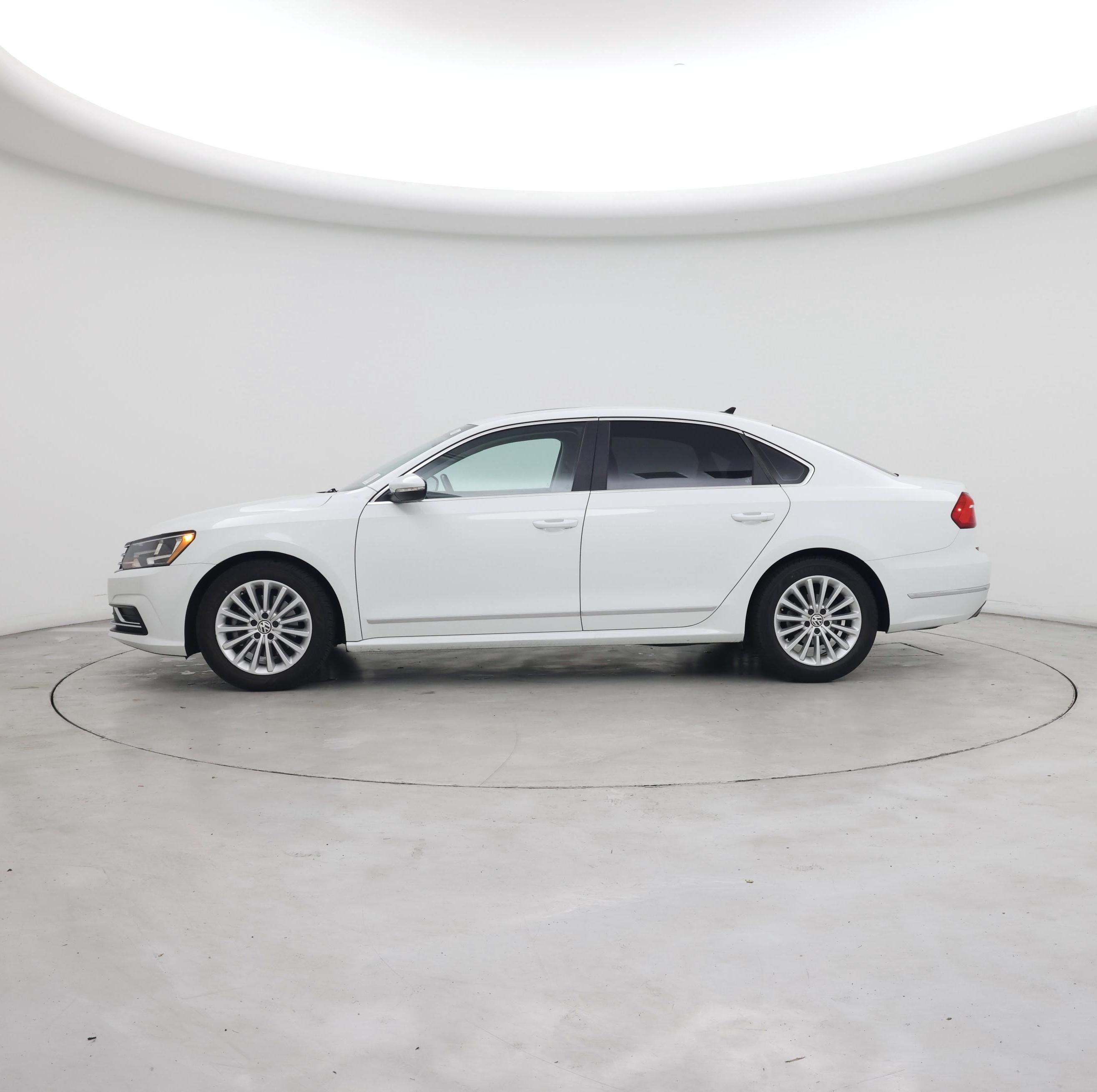 Thumbnail: 2016 Volkswagen Passat - 3