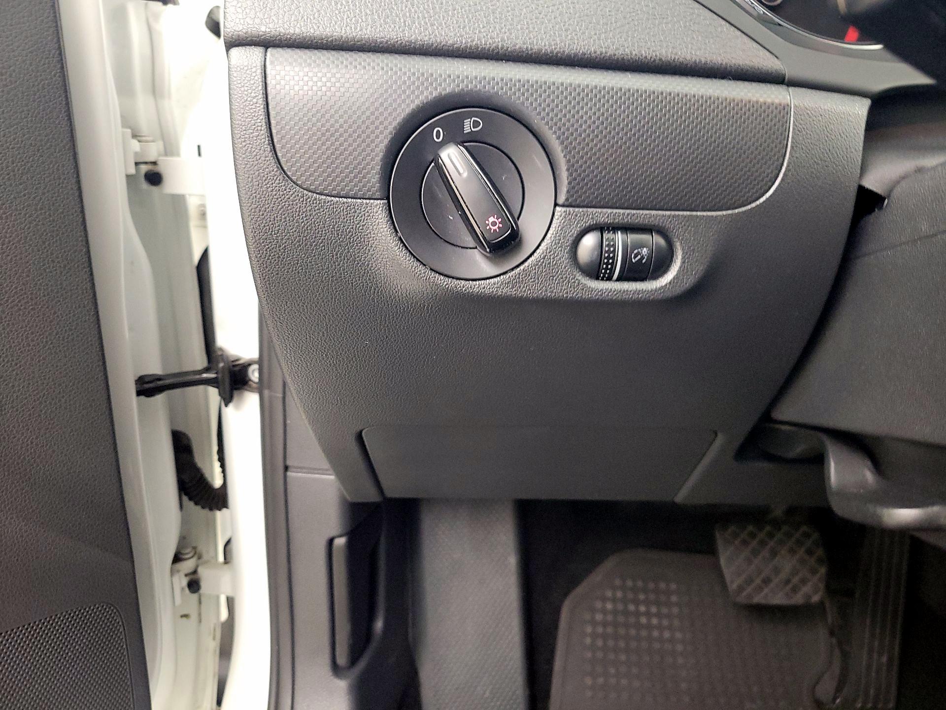 Thumbnail: 2016 Volkswagen Jetta - 13