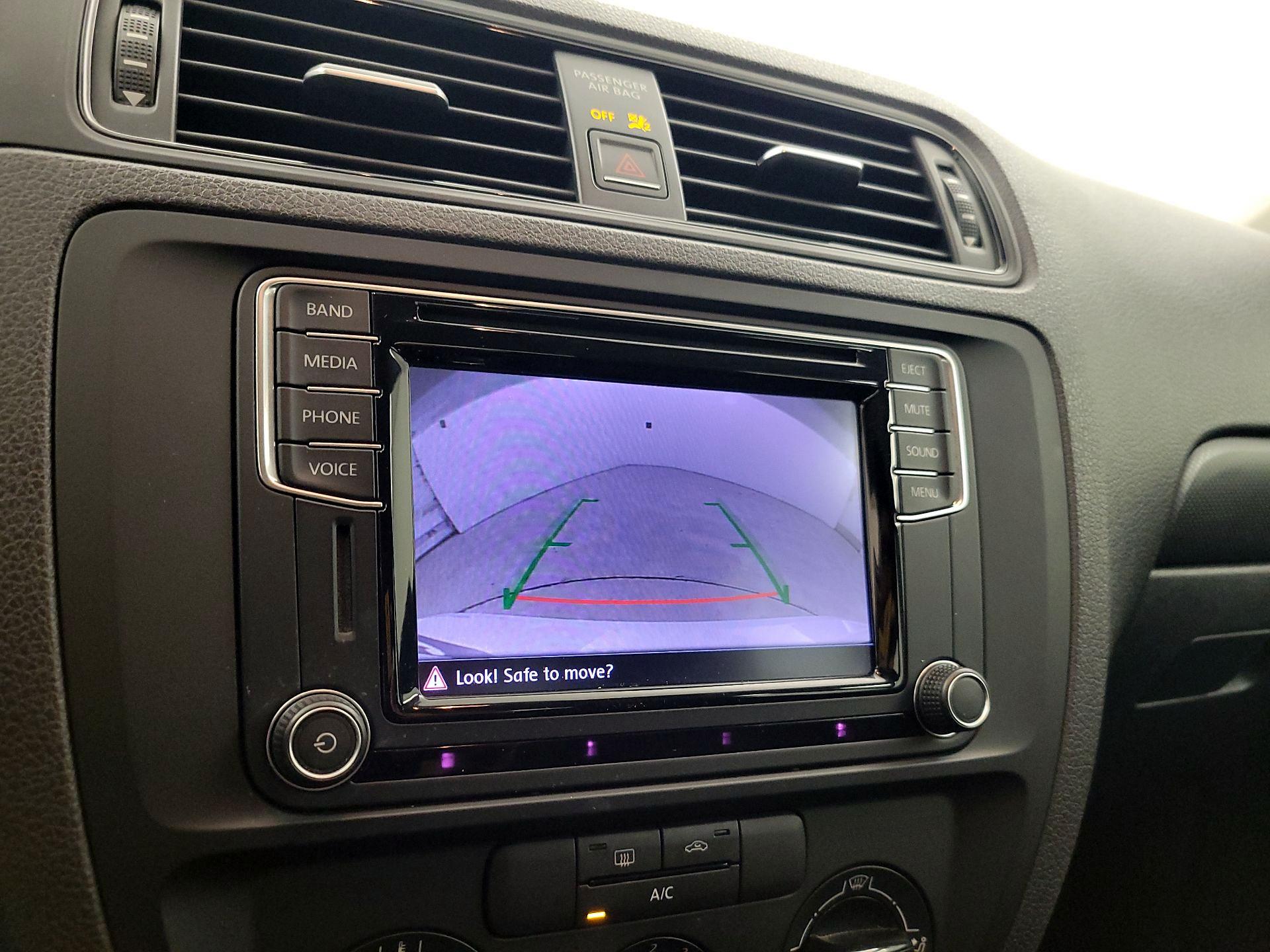 Thumbnail: 2016 Volkswagen Jetta - 14