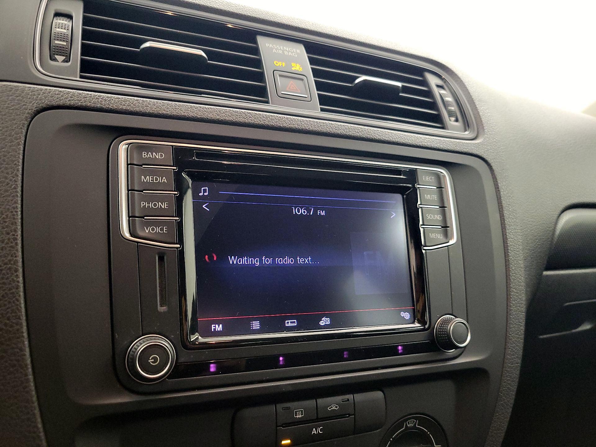 Thumbnail: 2016 Volkswagen Jetta - 15