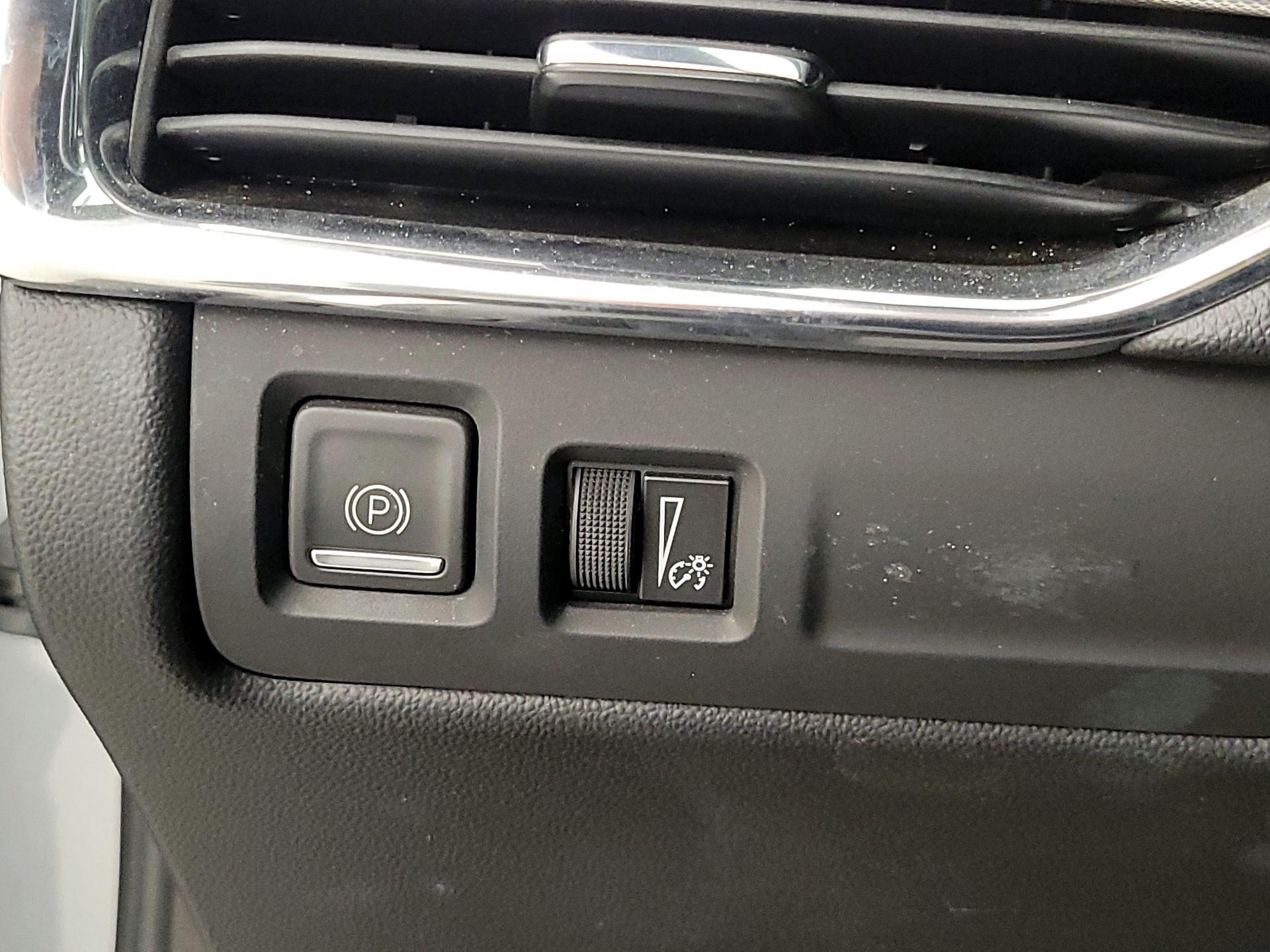 Thumbnail: 2023 Cadillac XT4 - 13