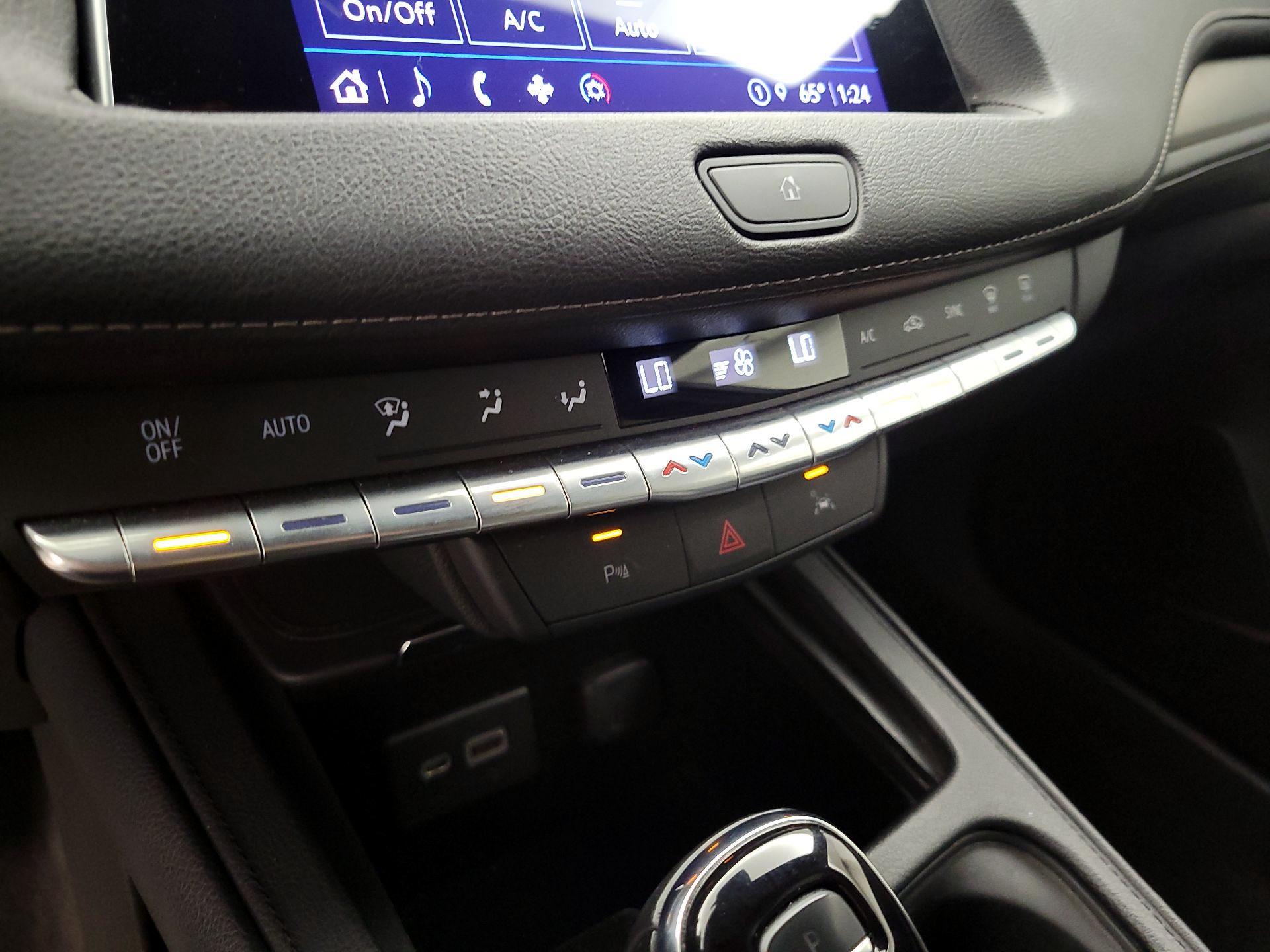 Thumbnail: 2023 Cadillac XT4 - 16