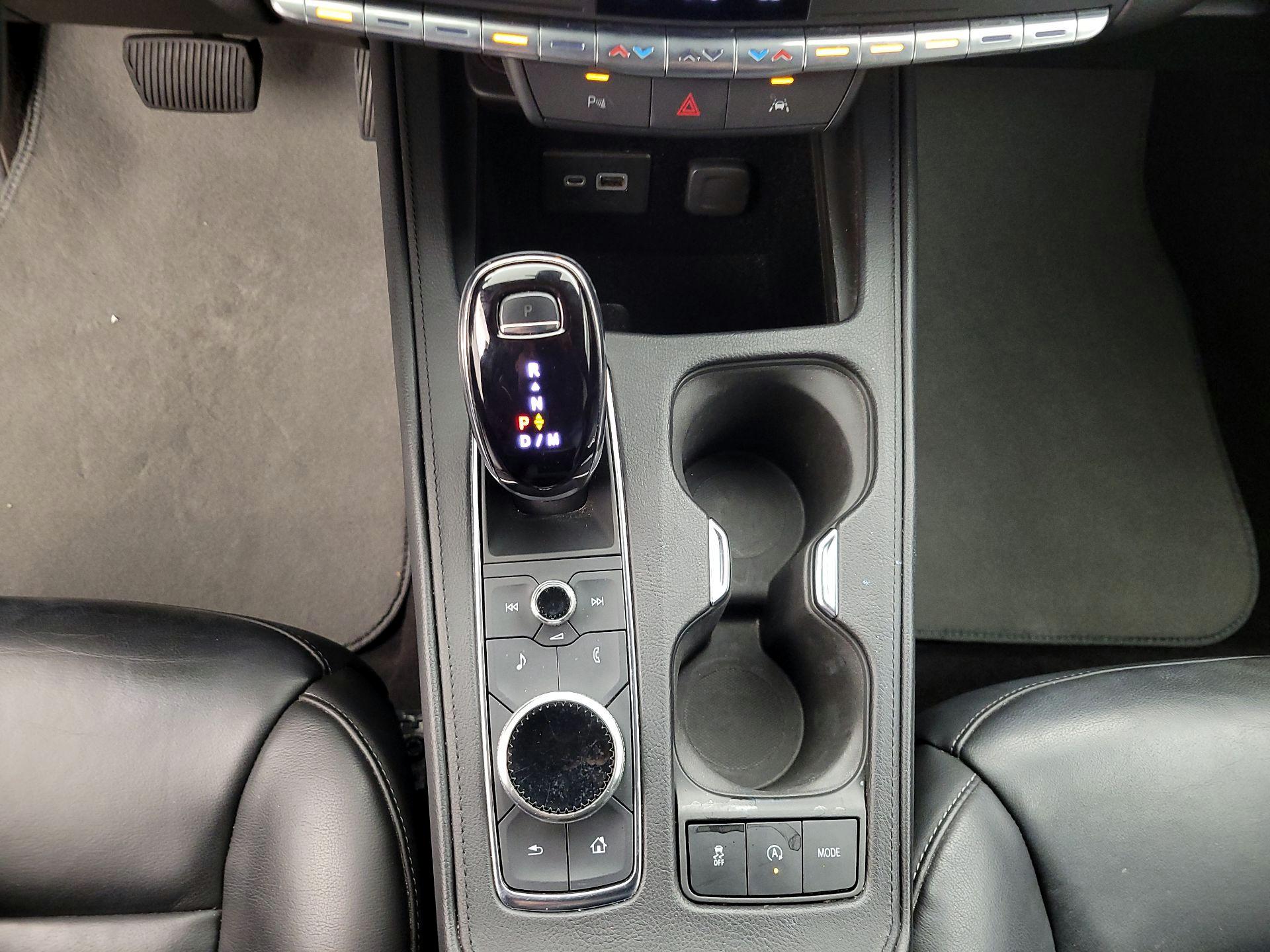 Thumbnail: 2023 Cadillac XT4 - 17