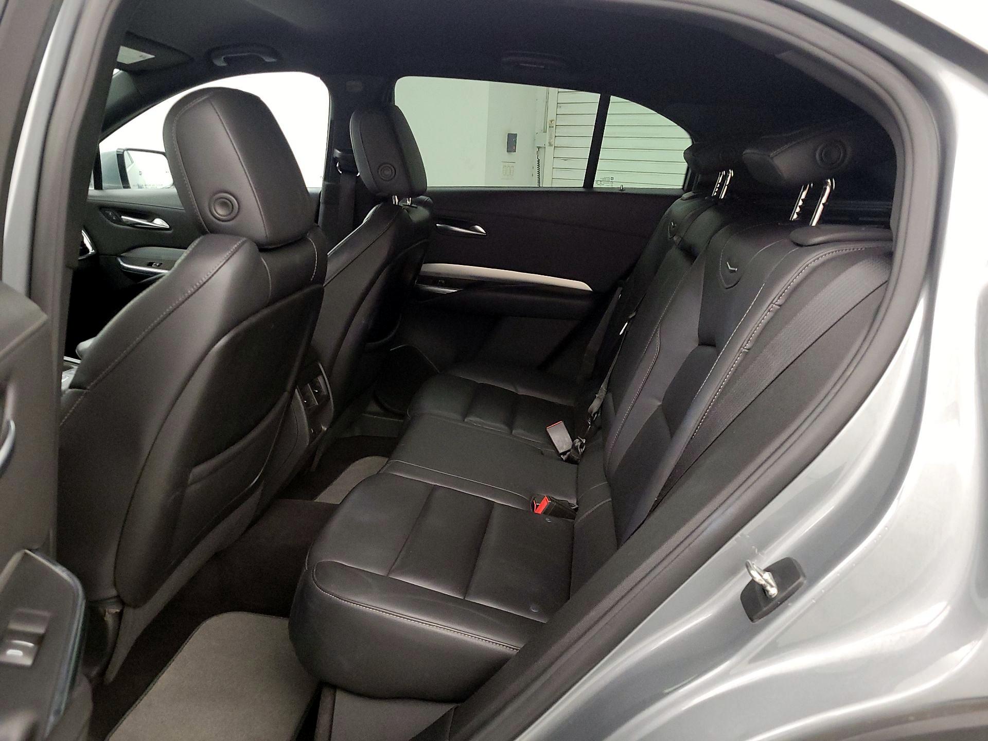 Thumbnail: 2023 Cadillac XT4 - 19