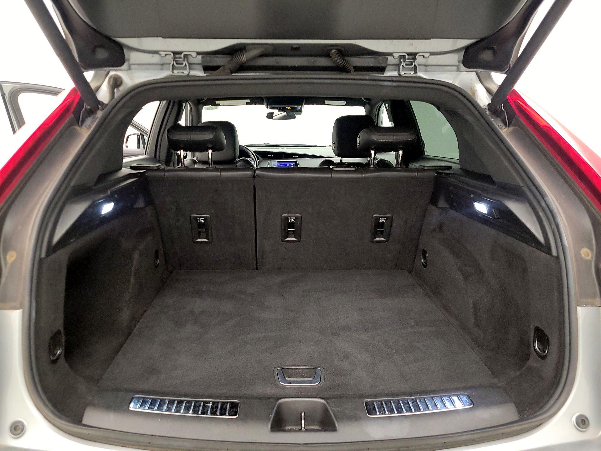 Thumbnail: 2023 Cadillac XT4 - 20