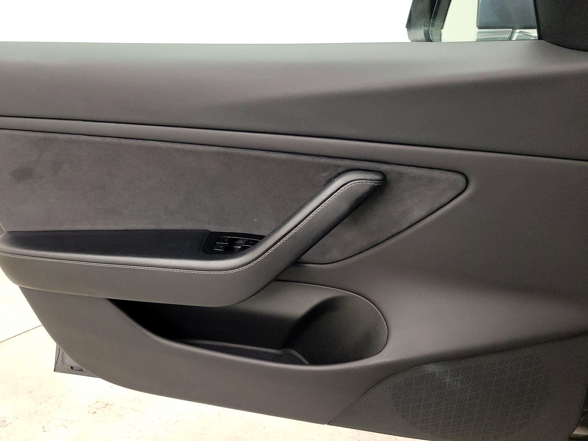 Thumbnail: 2019 Tesla Model 3 - 12