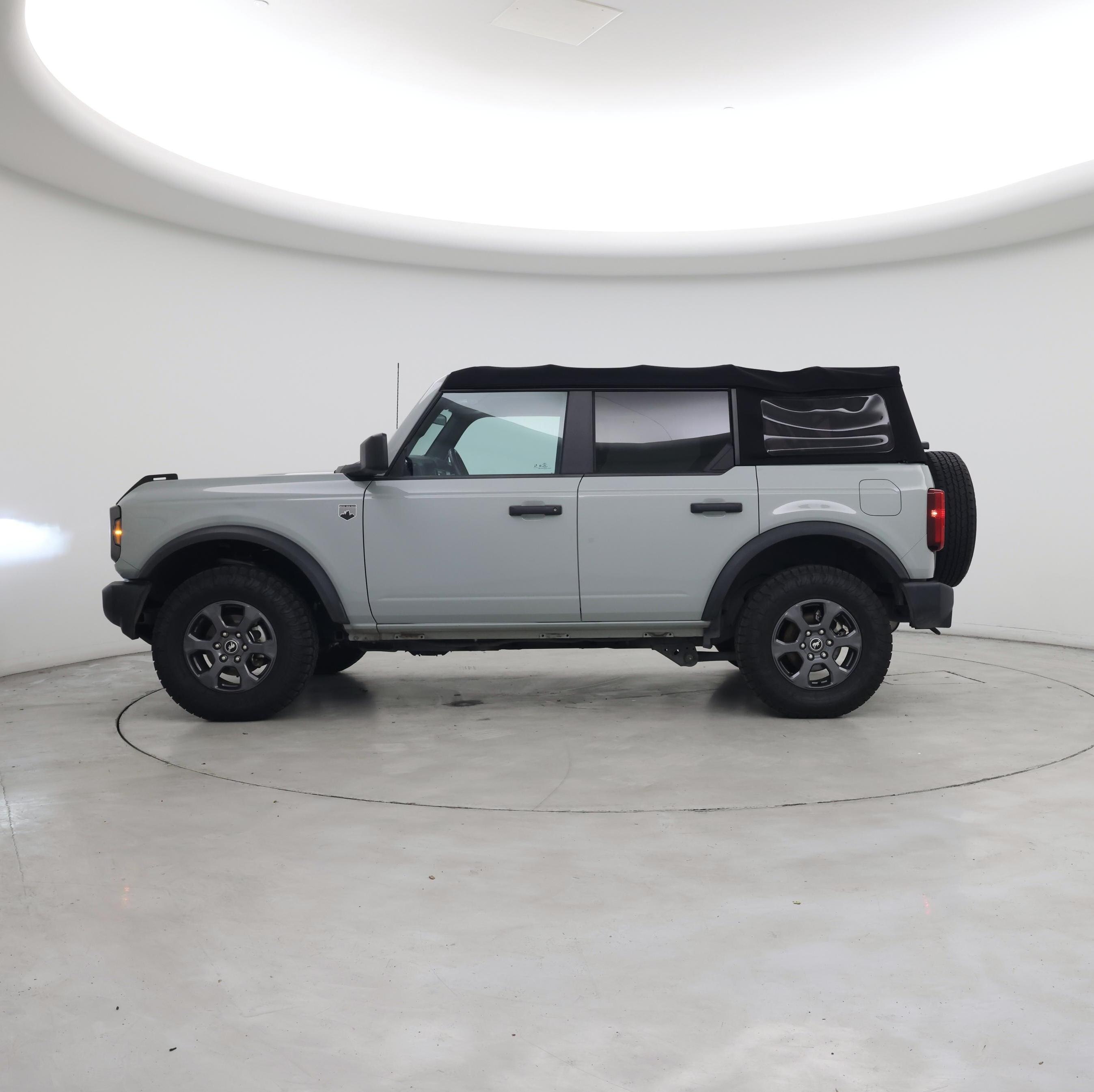 Thumbnail: 2021 Ford Bronco - 3