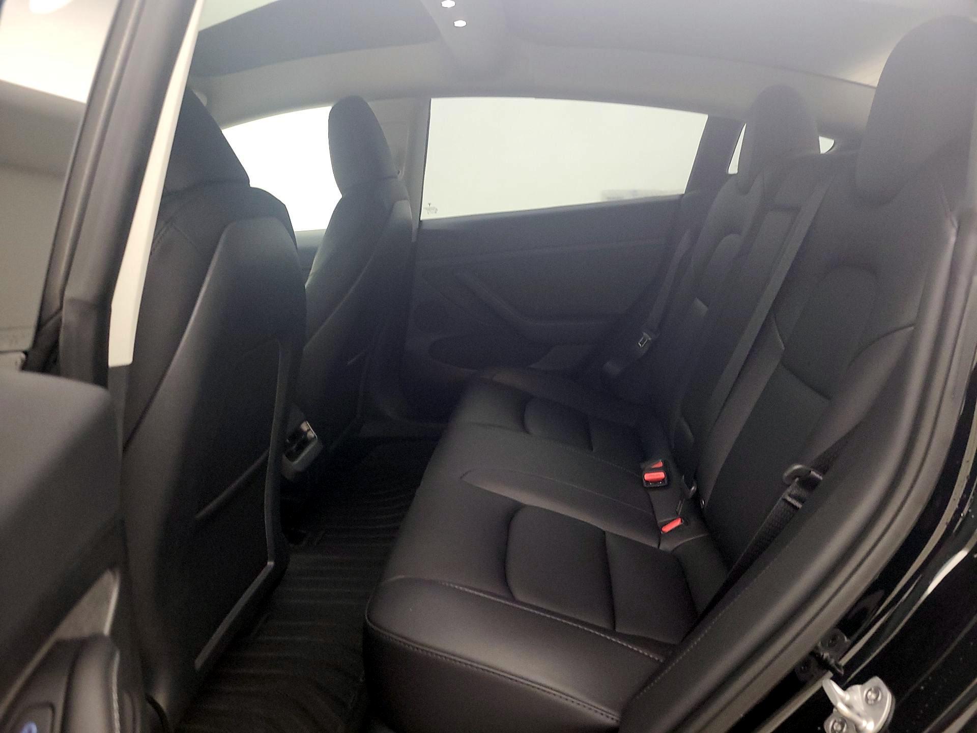 Thumbnail: 2023 Tesla Model 3 - 17