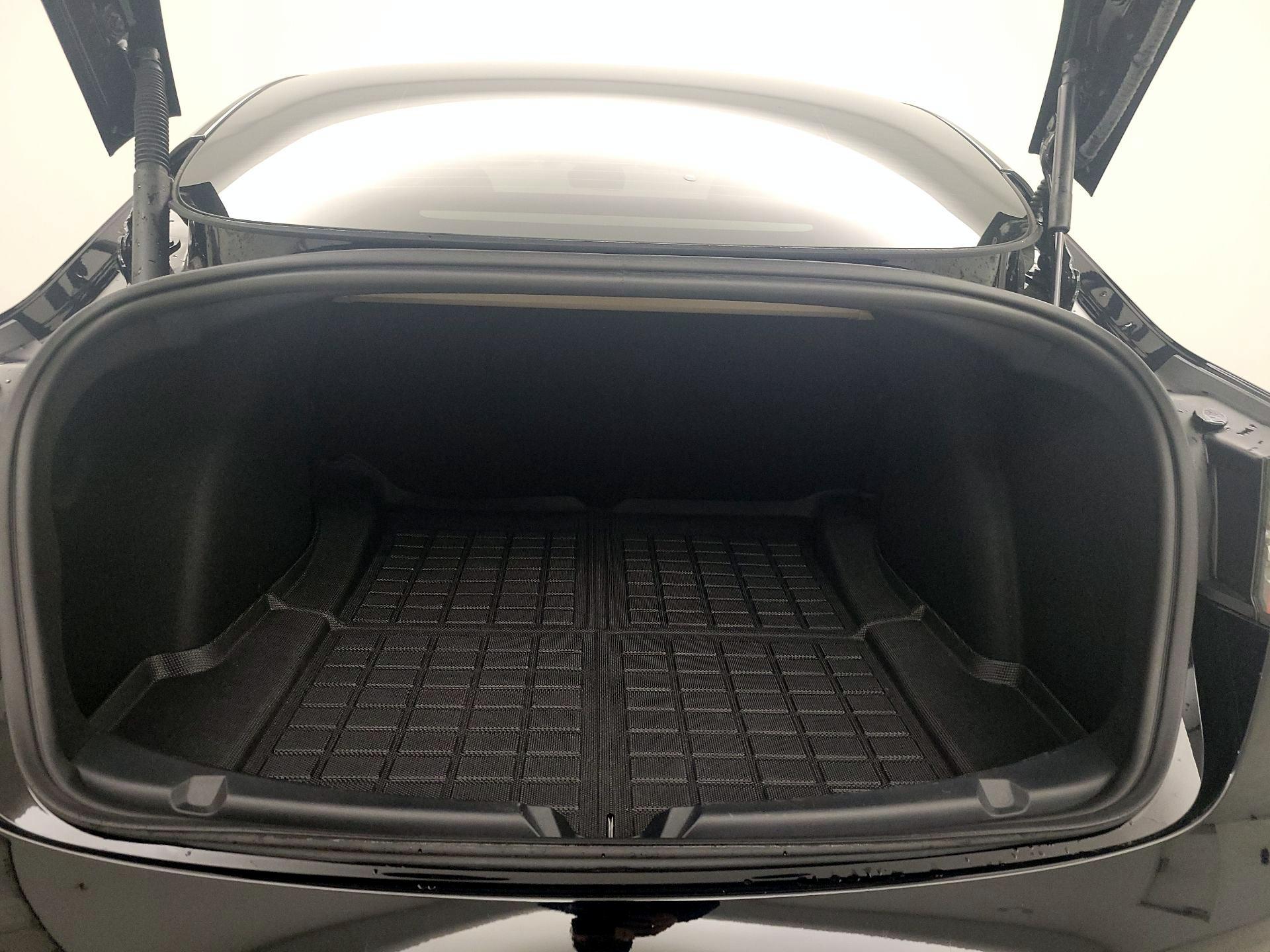 Thumbnail: 2023 Tesla Model 3 - 18