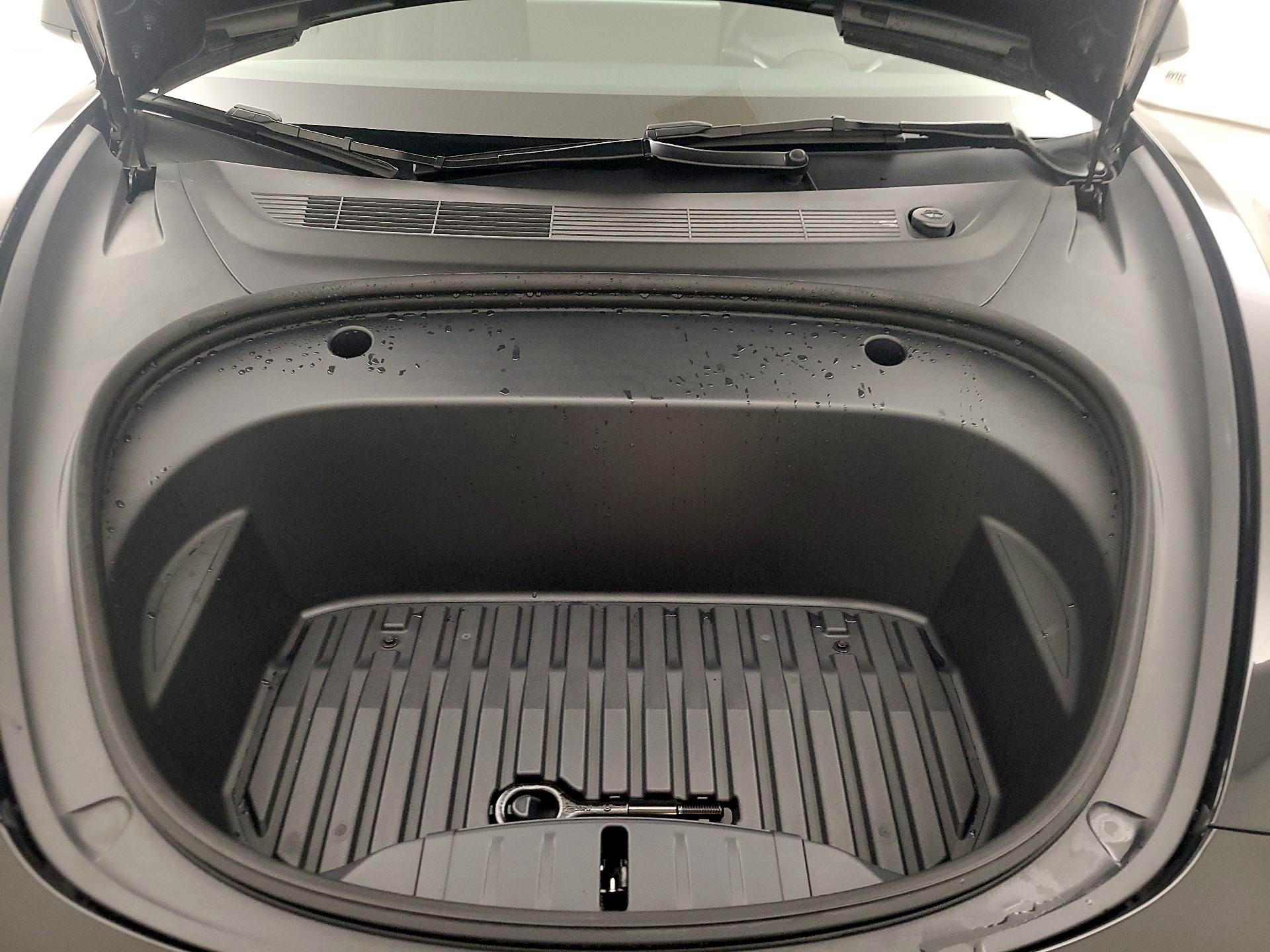 Thumbnail: 2023 Tesla Model 3 - 19