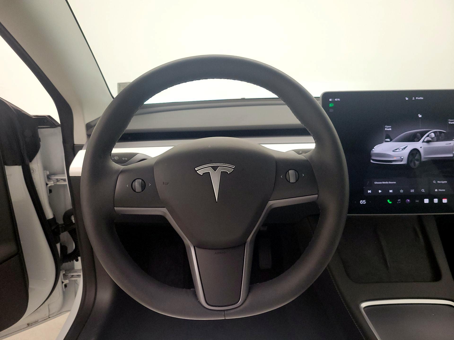 Thumbnail: 2023 Tesla Model 3 - 10