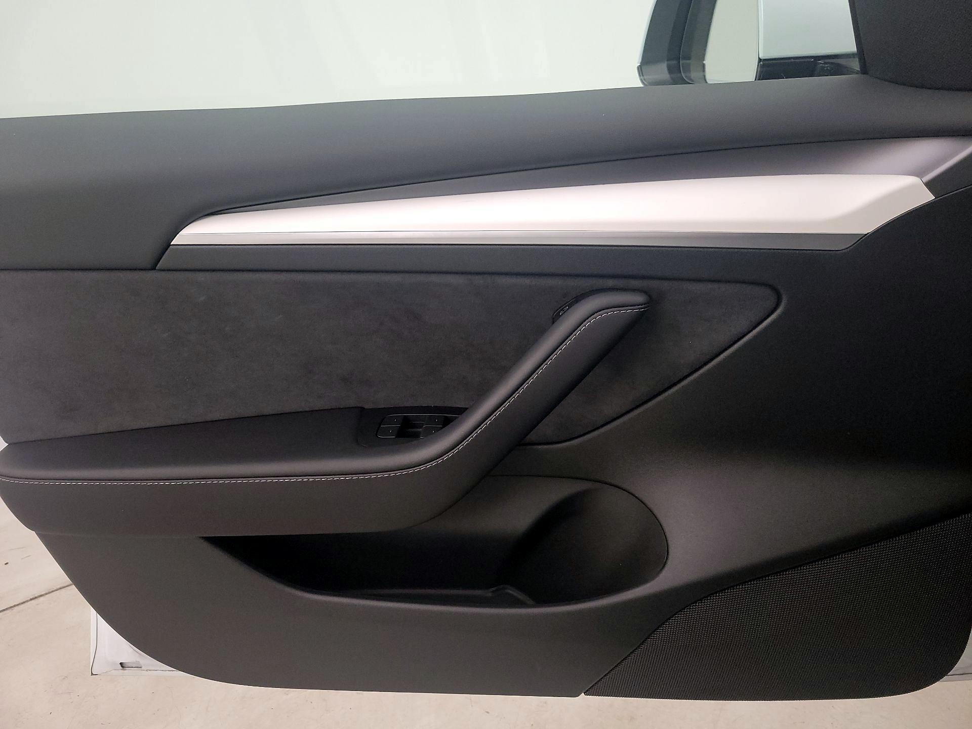 Thumbnail: 2023 Tesla Model 3 - 12