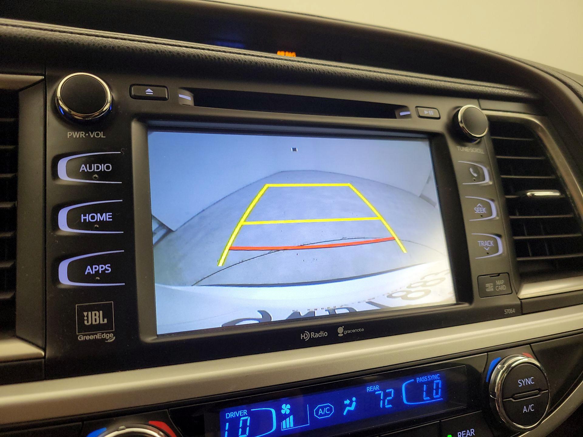 Thumbnail: 2015 Toyota Highlander - 14