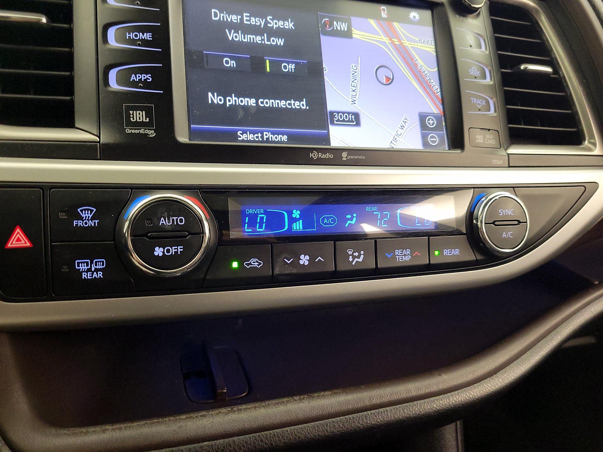 Thumbnail: 2015 Toyota Highlander - 16