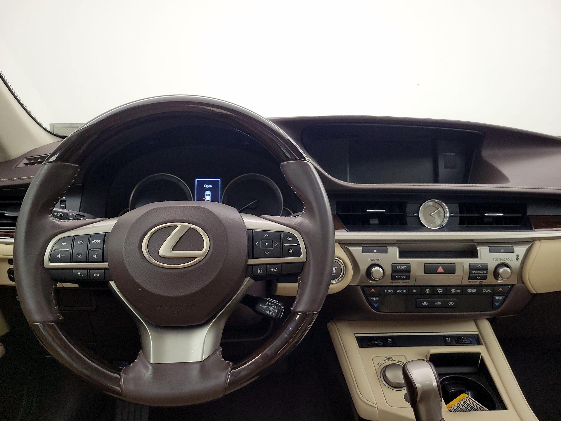 Thumbnail: 2018 Lexus ES - 9